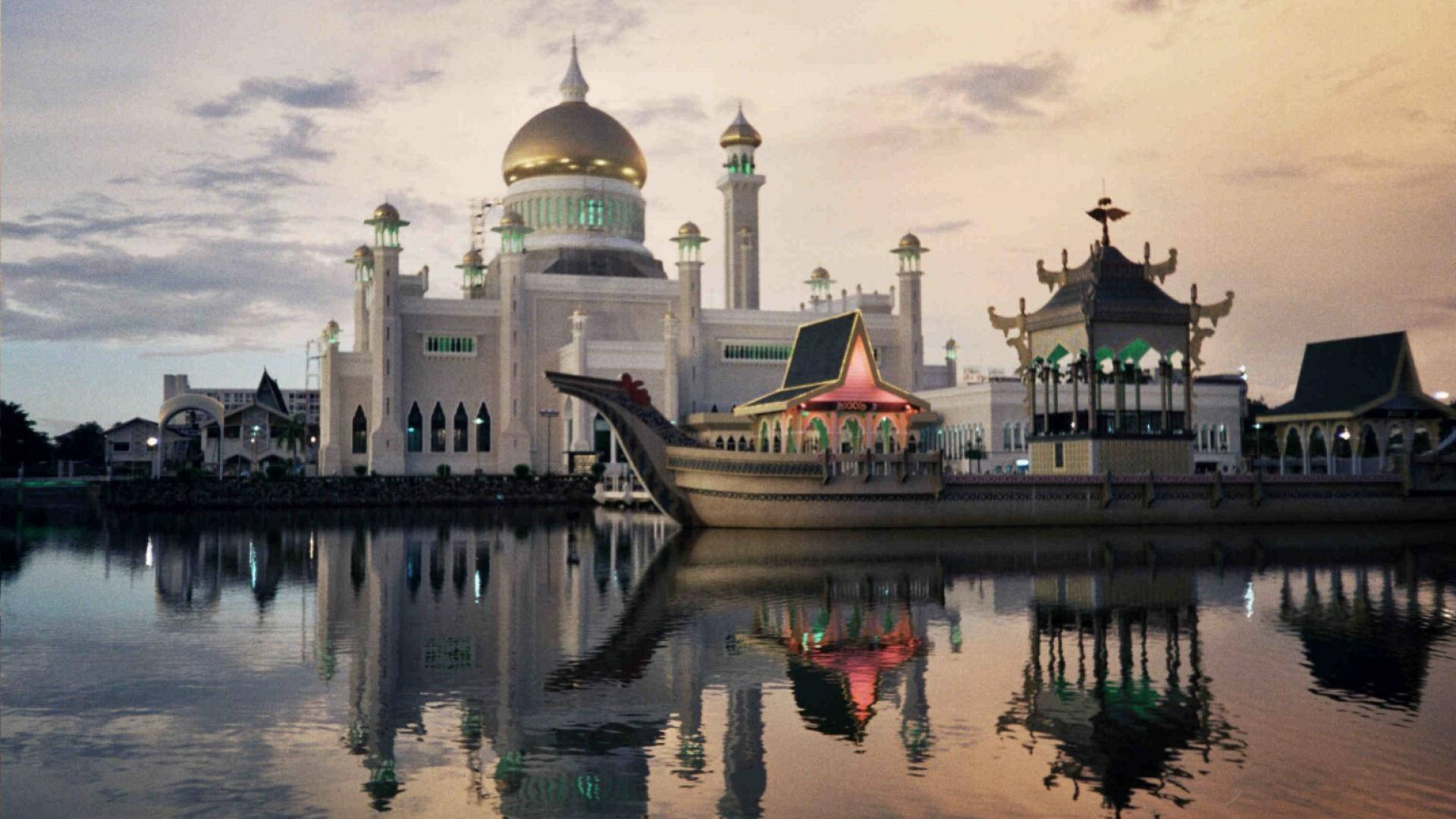 Lagunade Brunei Al Atardecer Fondo de pantalla