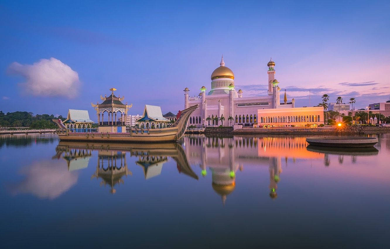 Cieloal Tramonto A Brunei Sfondo
