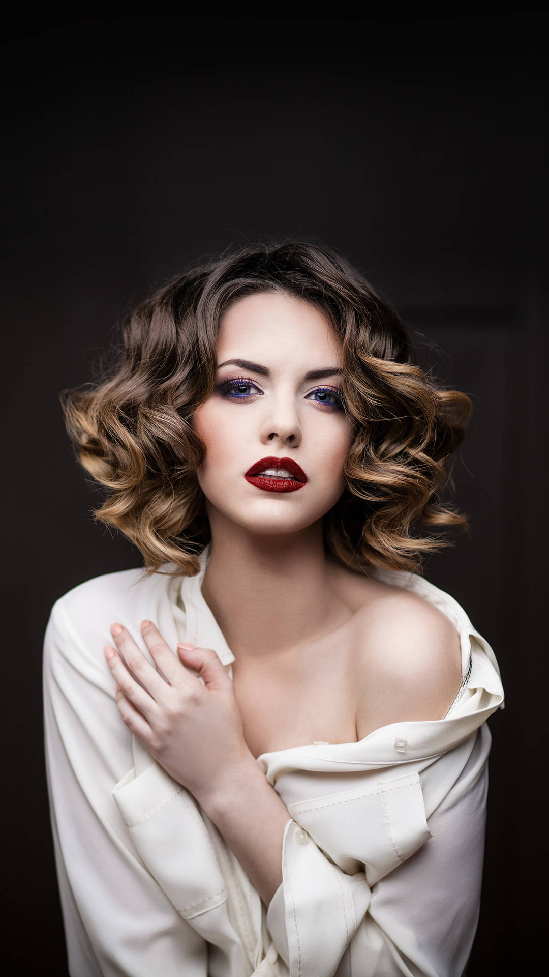 Radiance in Romance - Stunning Female Model Showcasing Brunette Hair Highlights Wallpaper