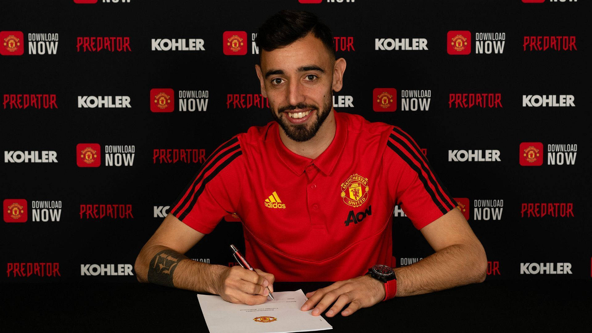 Bruno Fernandes Manchester United Contract Signing Wallpaper