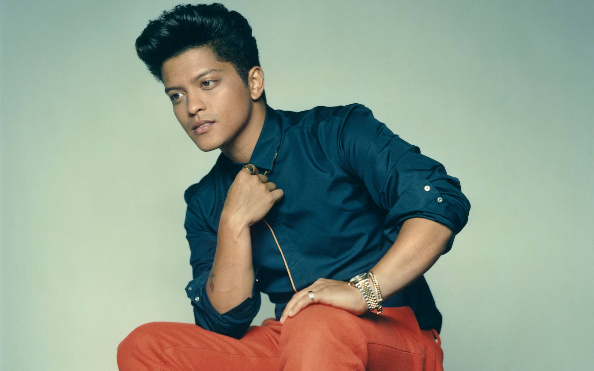 Bruno Mars In Green Outfit