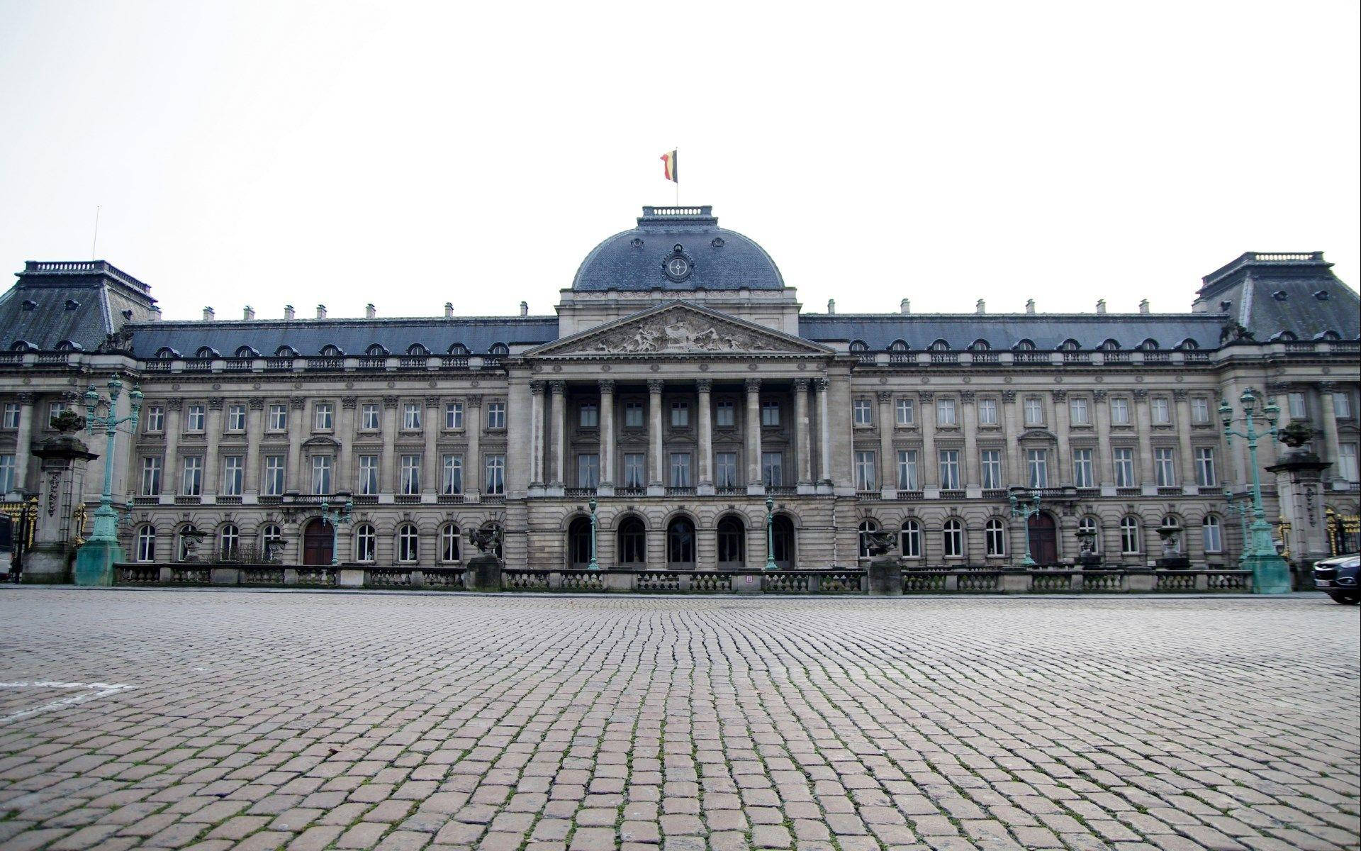Brussels Castle Building Picture