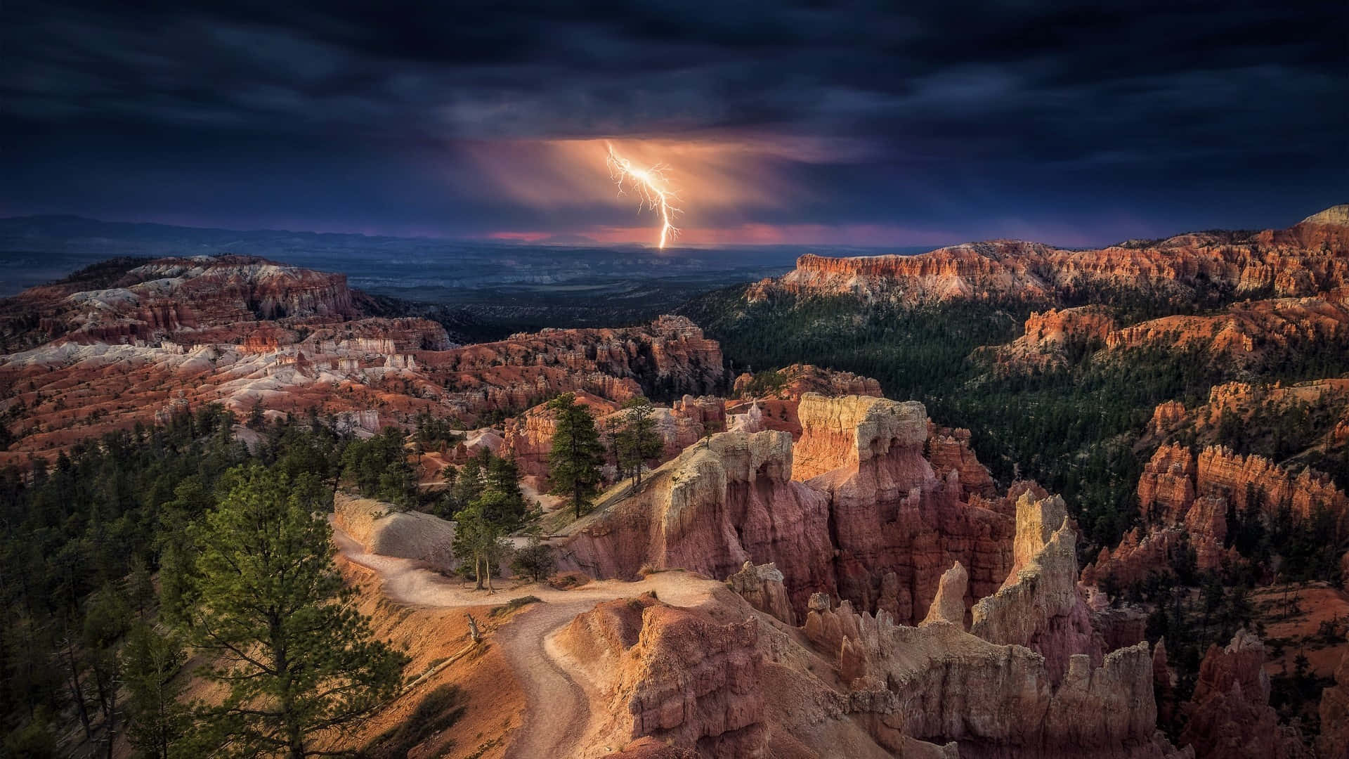 Bryce Canyon National Park Lightning Wallpaper