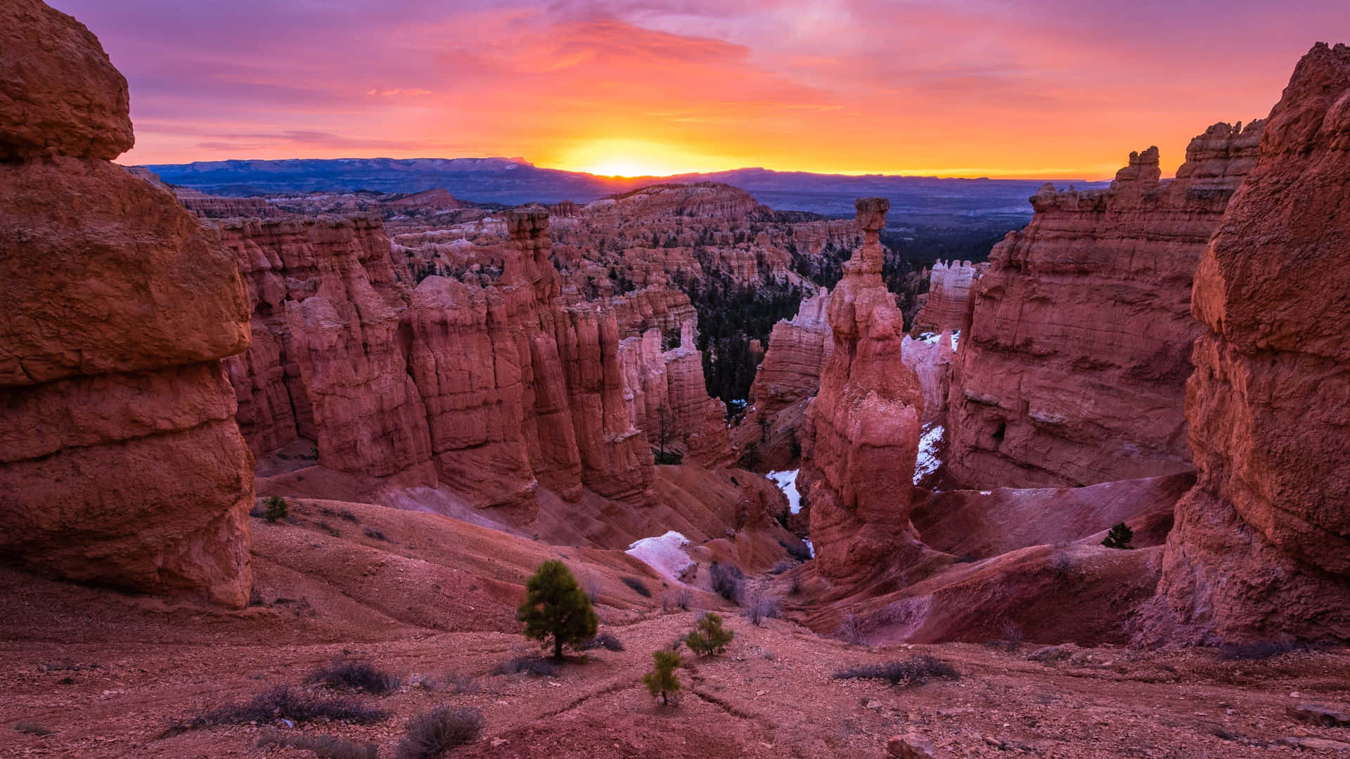 Lueur Du Coucher De Soleil Sur Le Canyon Bryce 4k Fond d'écran