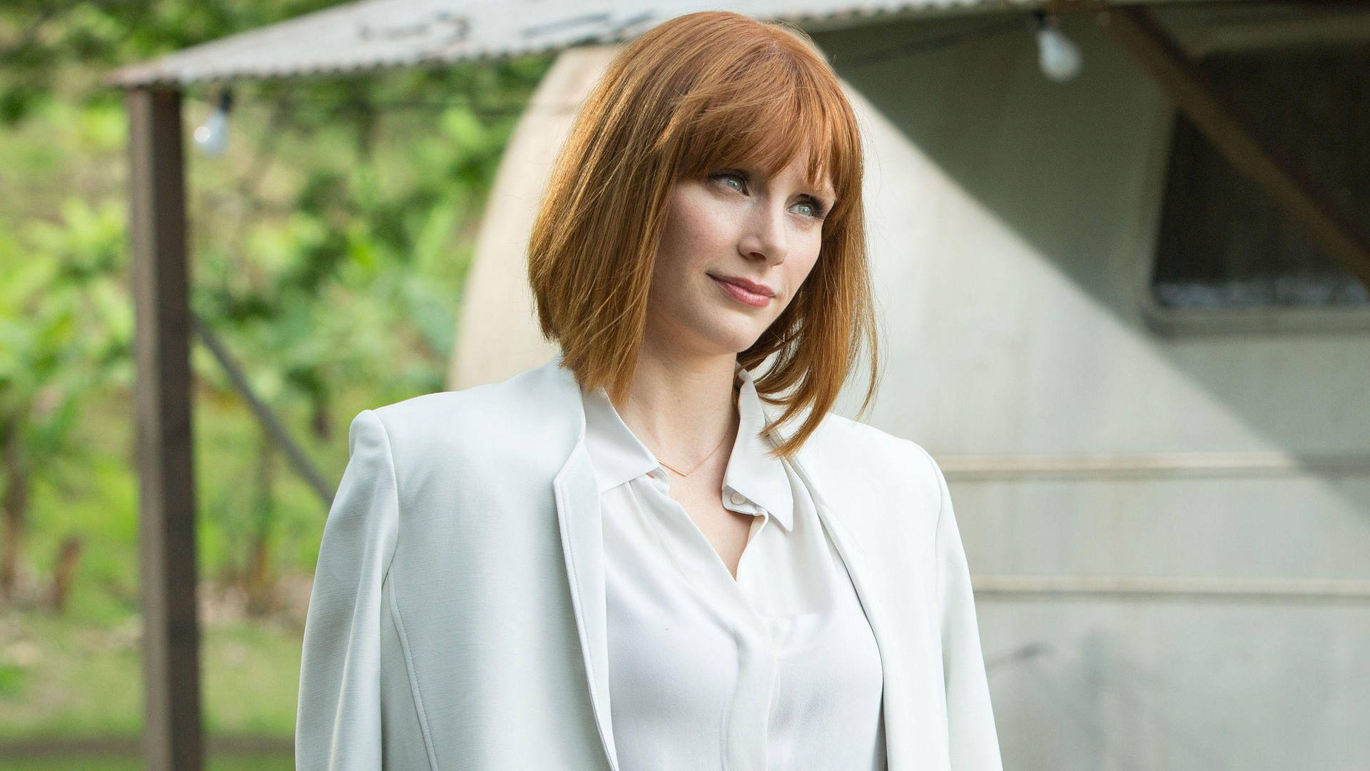 Bryce Dallas Howard White Aesthetic Outfit Jurassic World Wallpaper