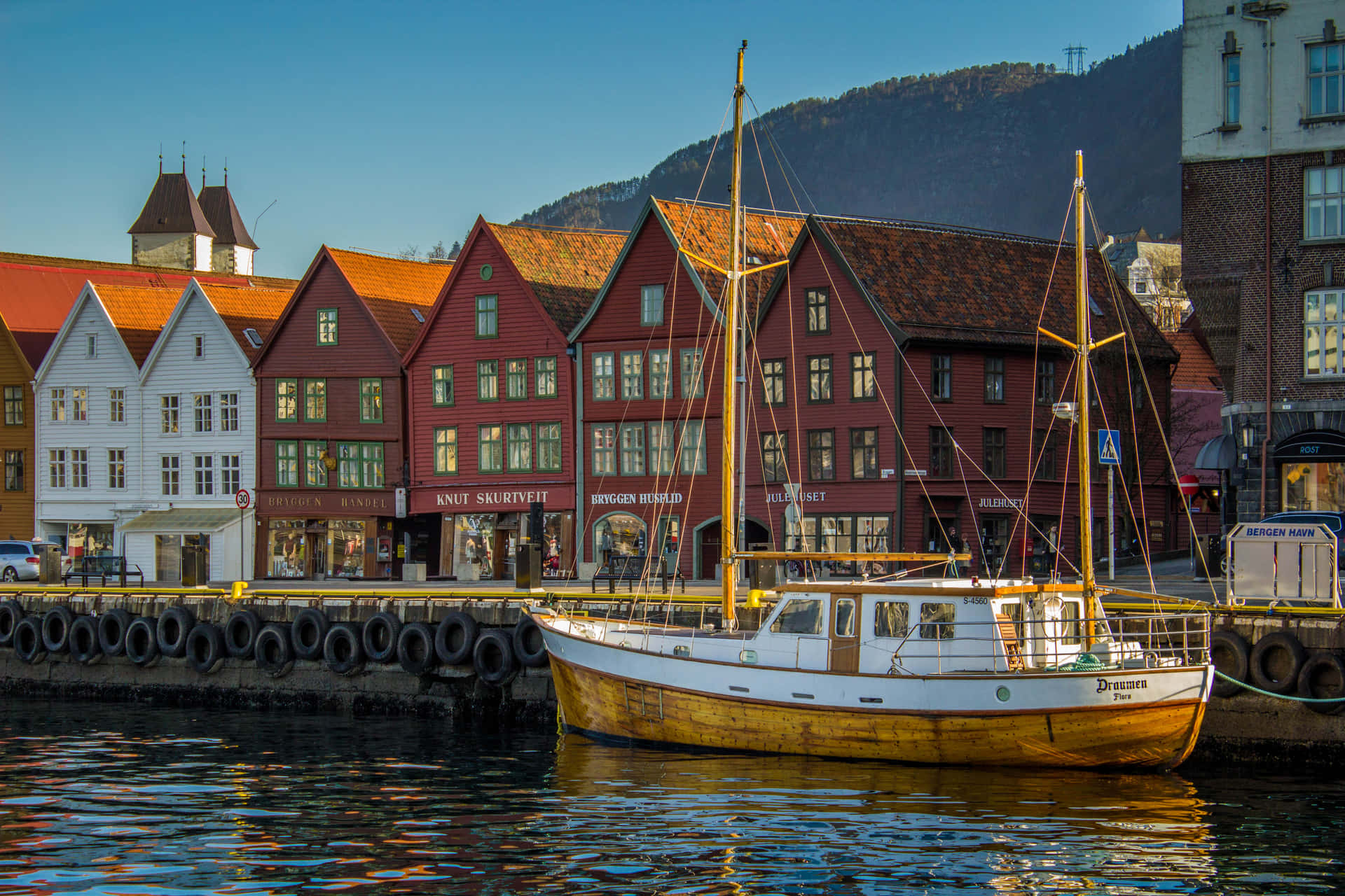 Bryggen Wallpaper