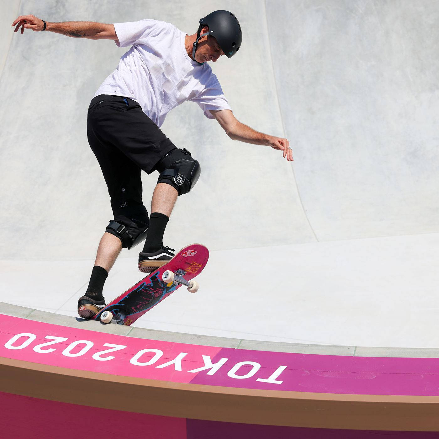 BS Pivot Stall Skateboarding Wallpaper