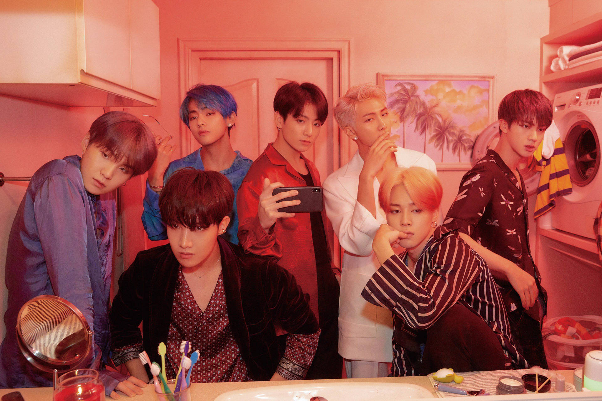 BTS Gruppens Æstetiske Billede foran Spejlet Wallpaper