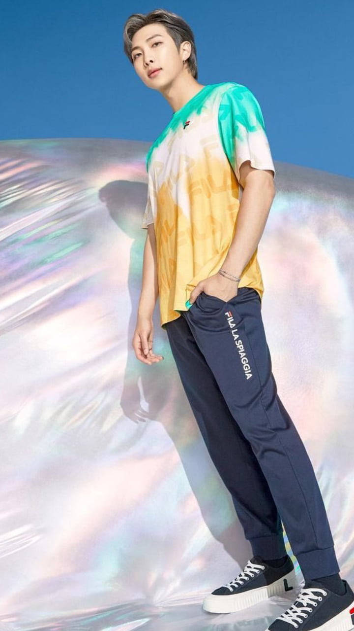 BTS RM Sød Tie Dye Shirt Billede Wallpaper