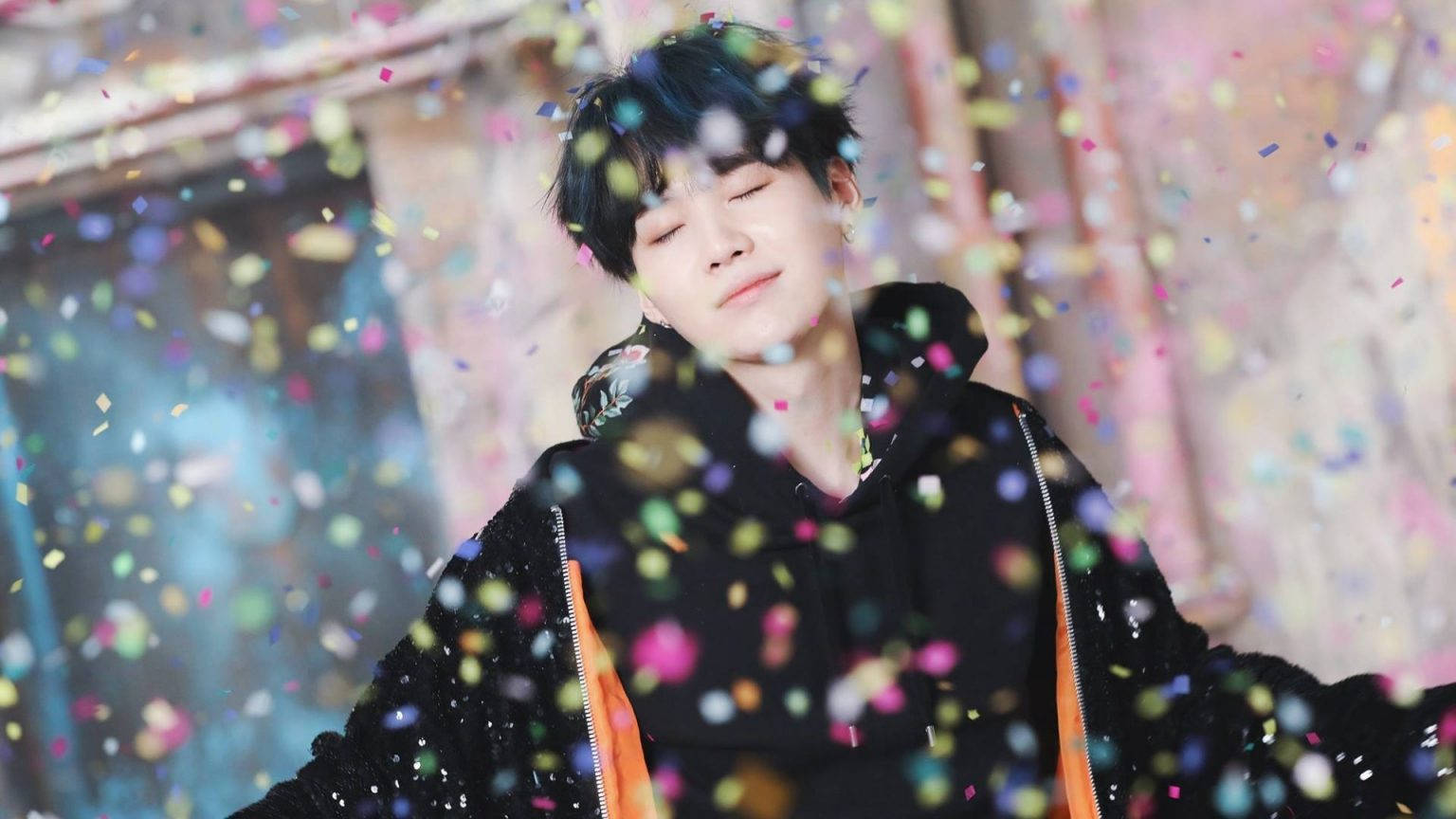 Bts's Suga: An Epitome Of Cuteness Wallpaper