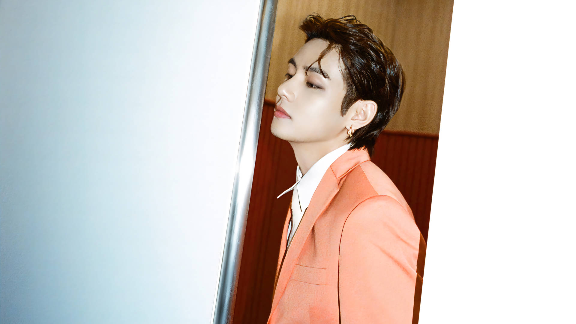 BTS Tae Hyung Orange Suit Wallpaper