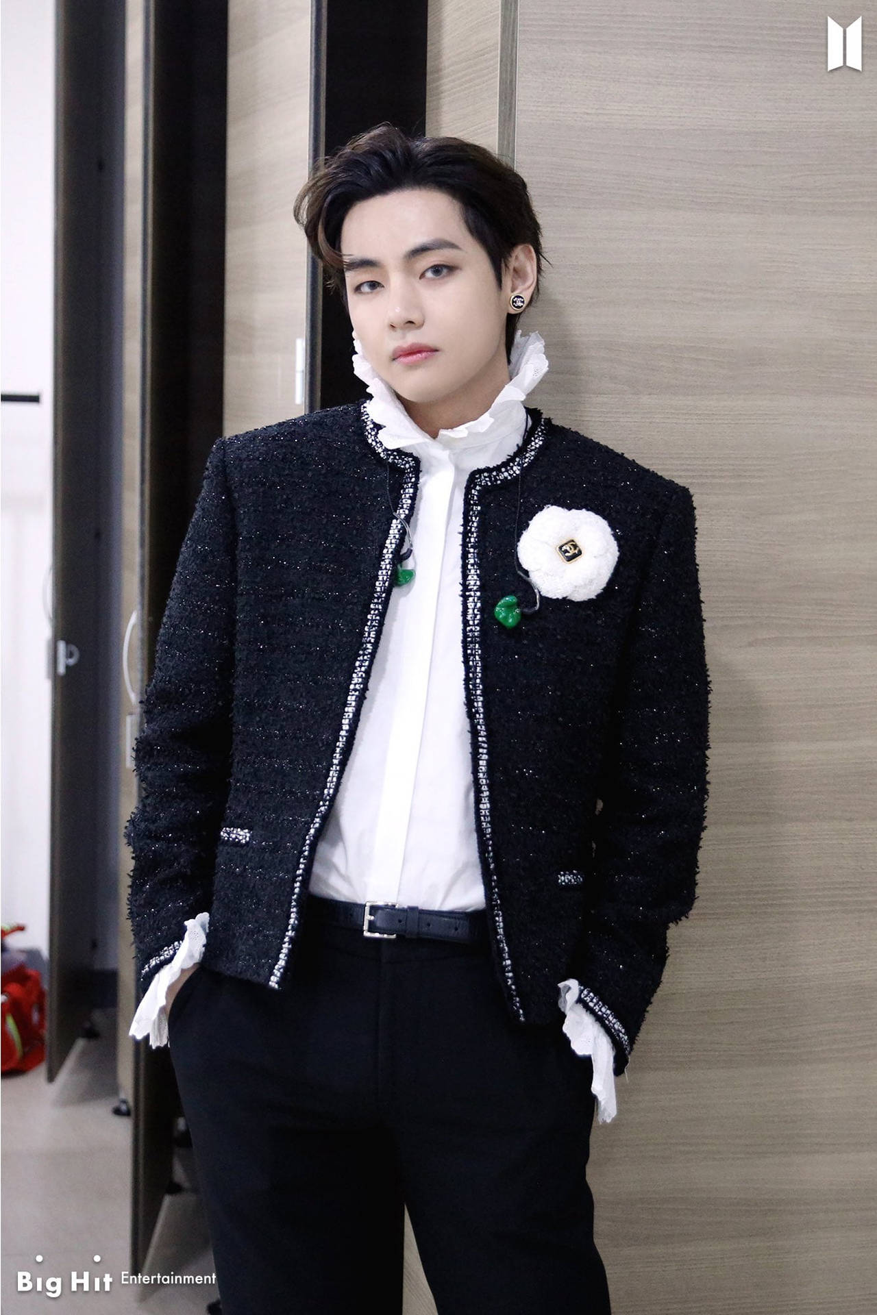 Download Bts Tae Hyung Wearing Chanel Wallpaper 