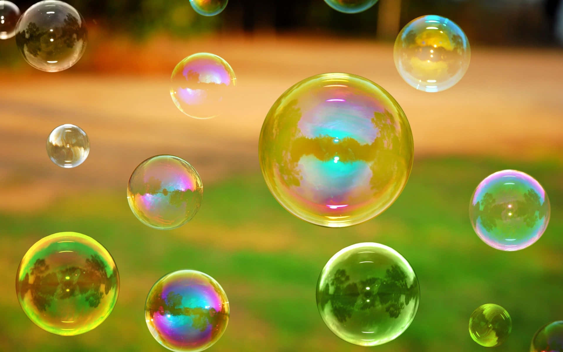 Farvefulde bobler flyder sammen baggrund.