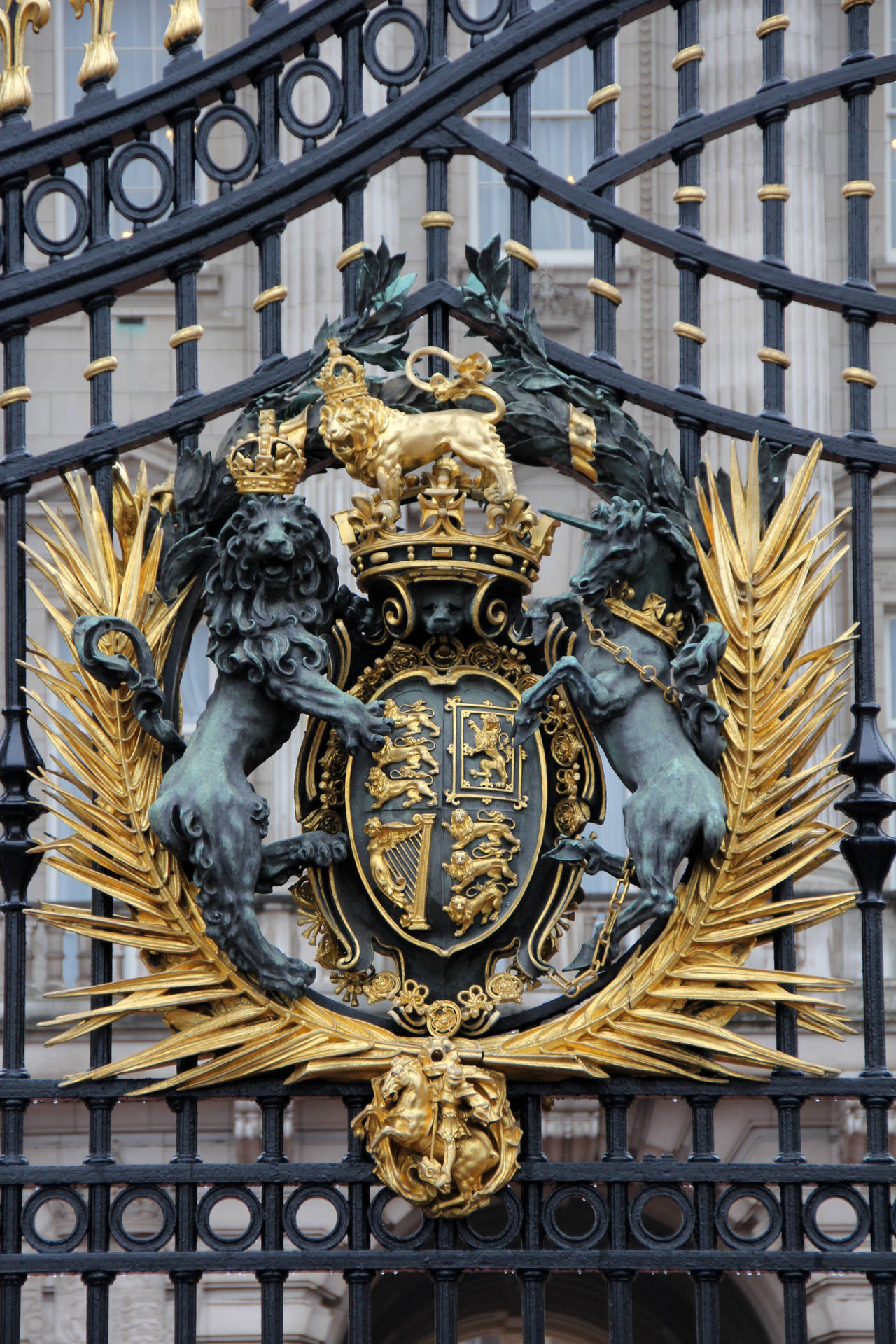 Buckingham Palace Gate Entrance Wallpaper