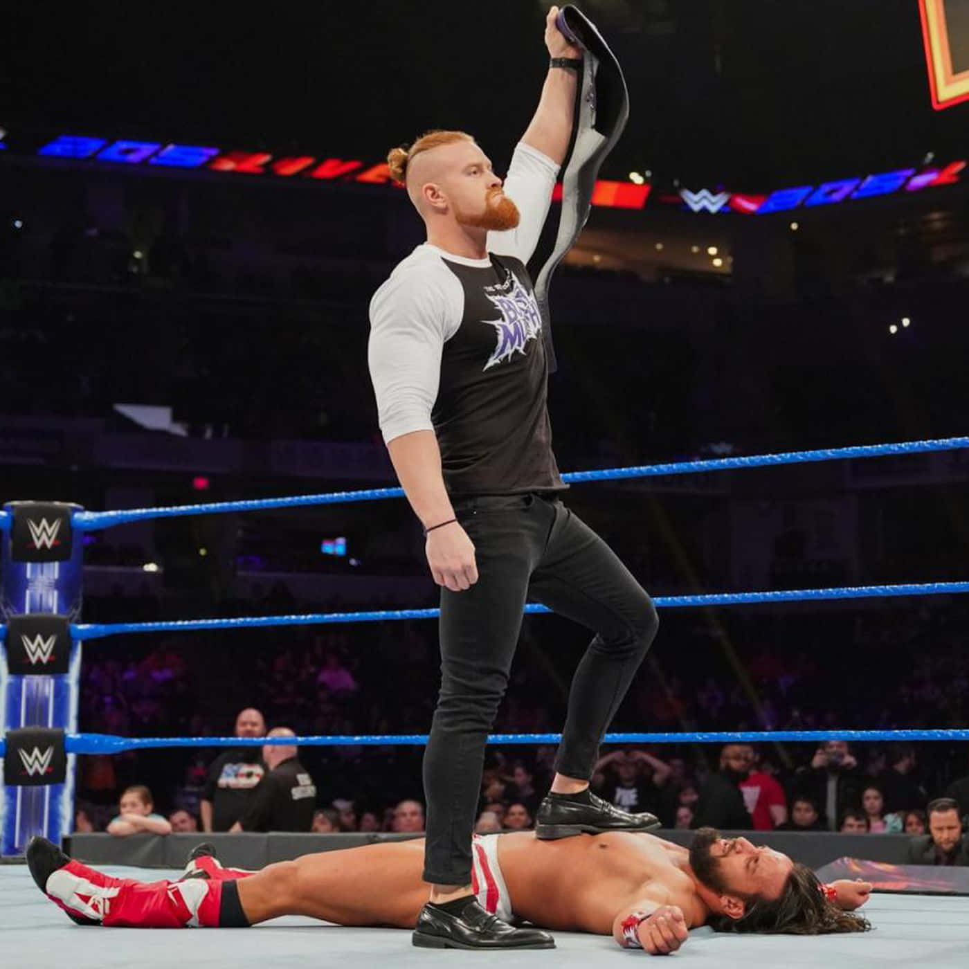 Buddy Murphy mod Tony Nese WWE 205 Live - Hold øje med et overraskende showdown! Wallpaper