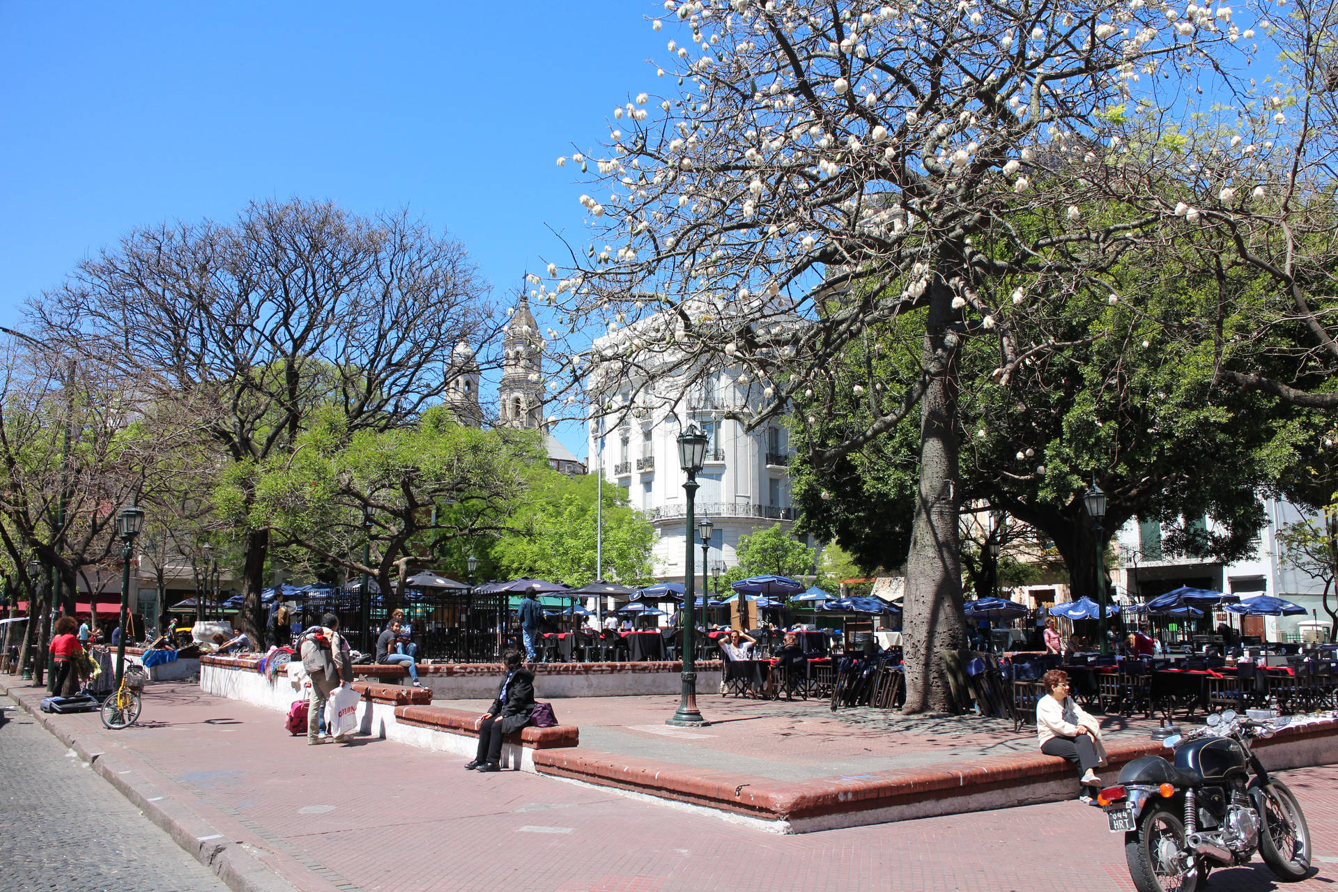Buenos Aires Plaza Dorrego, forførende at se på Wallpaper