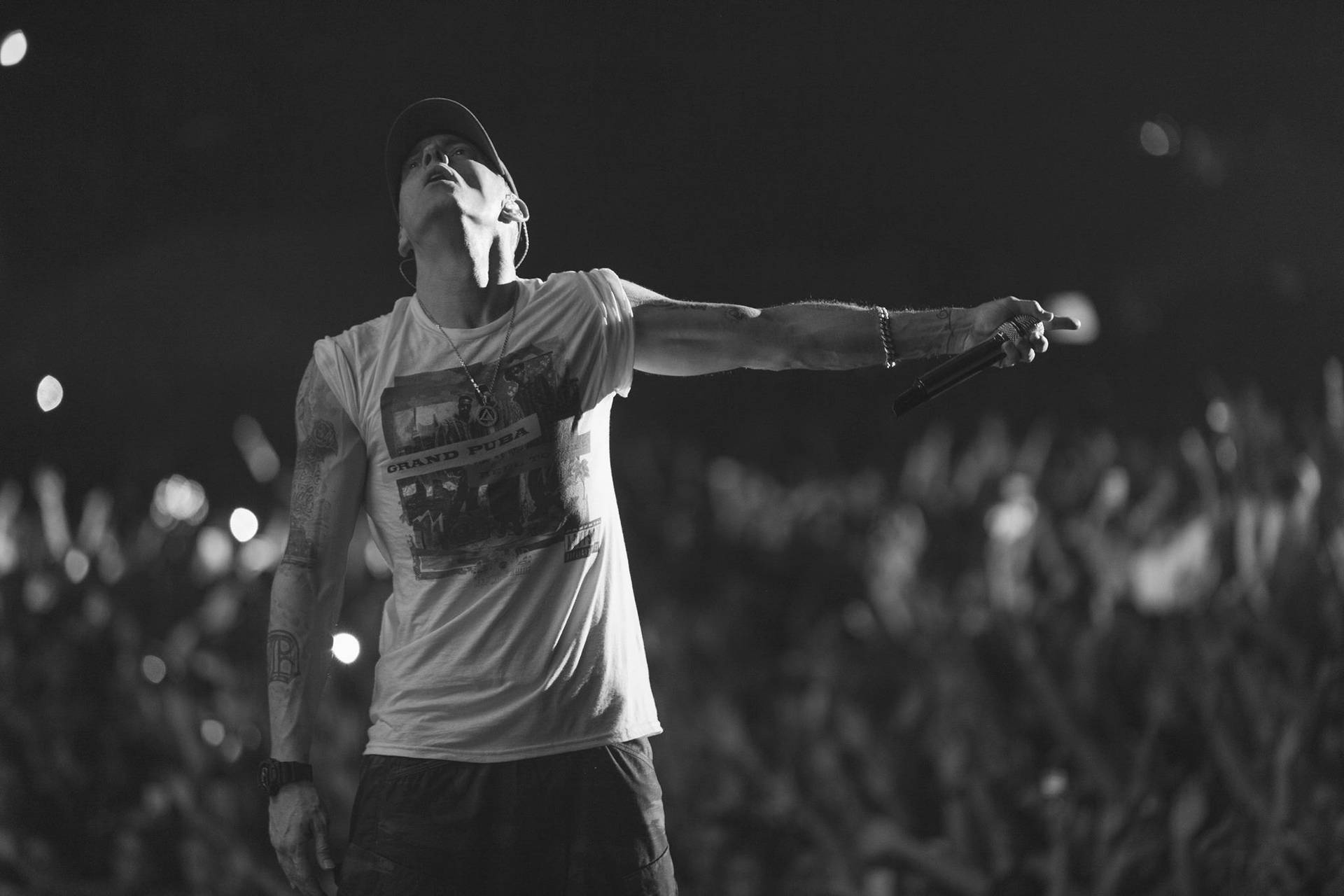 Buff Eminem In White T-shirt