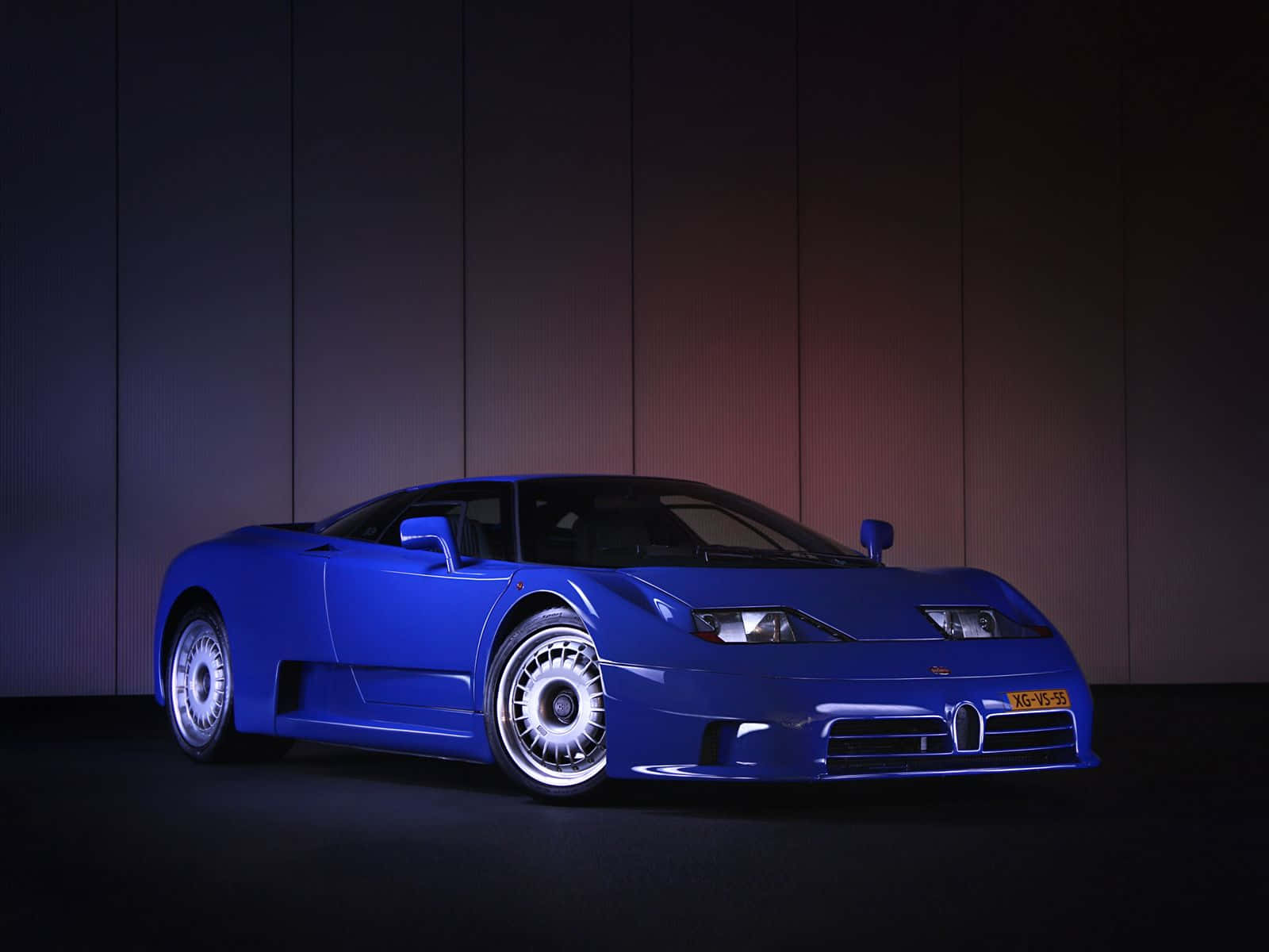 Fondode Pantalla: El Ultra Raro Y Sofisticado Bugatti Eb110 Fondo de pantalla