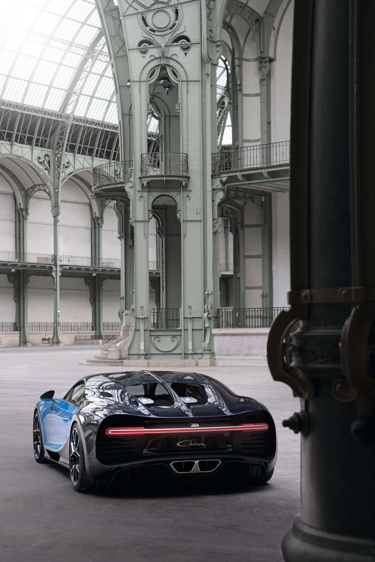 Embrasser magt af teknologi med Bugatti Telefon Tapet. Wallpaper