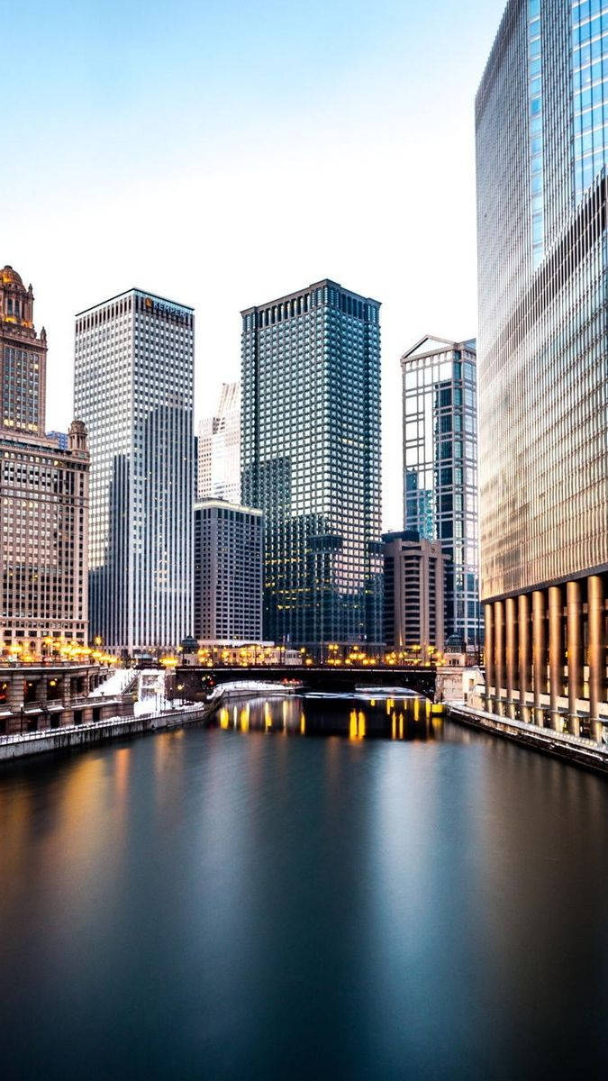Buildings In Chicago River Wallpaper