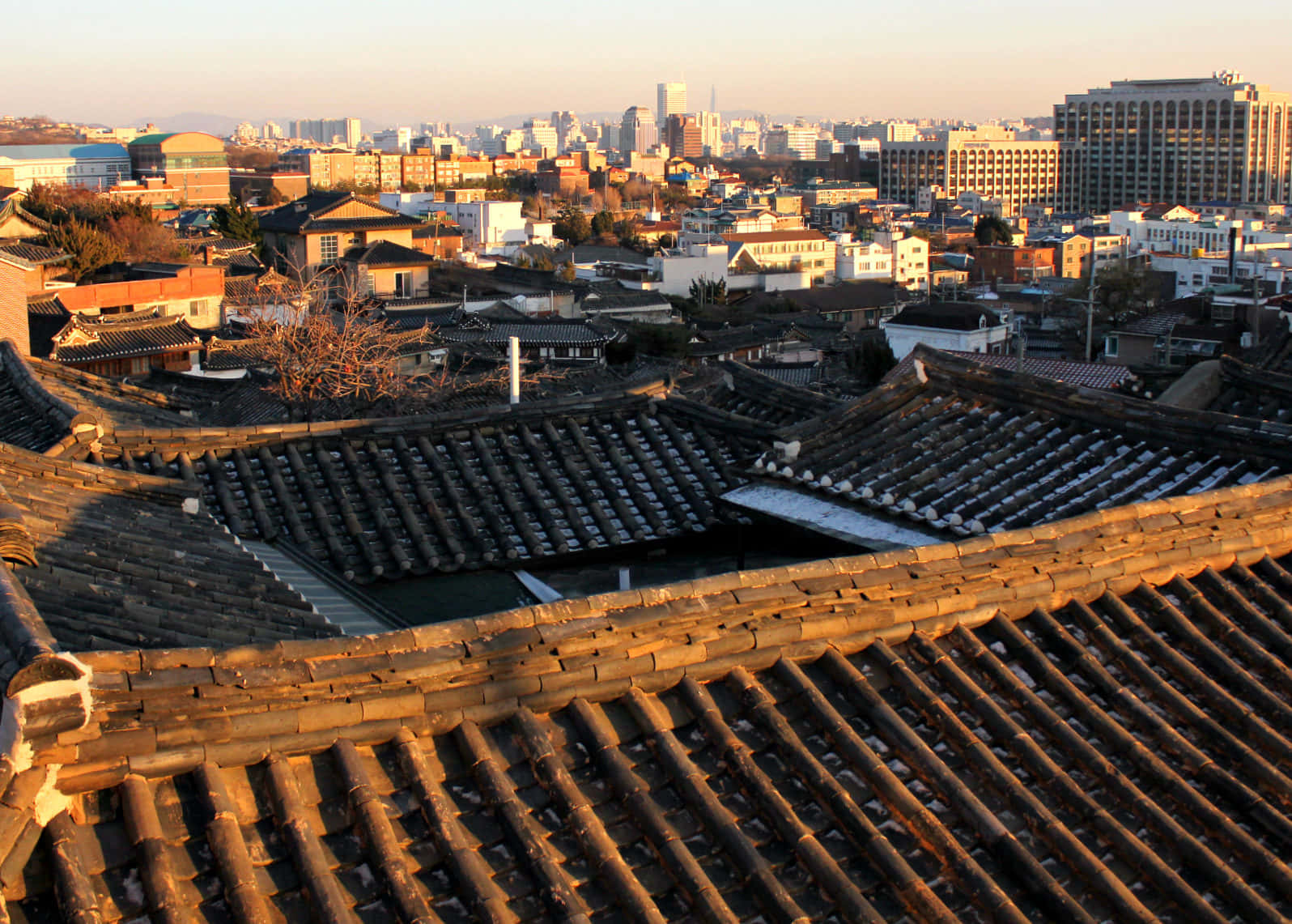 Bukchon Hanok Villageat Sunset Wallpaper