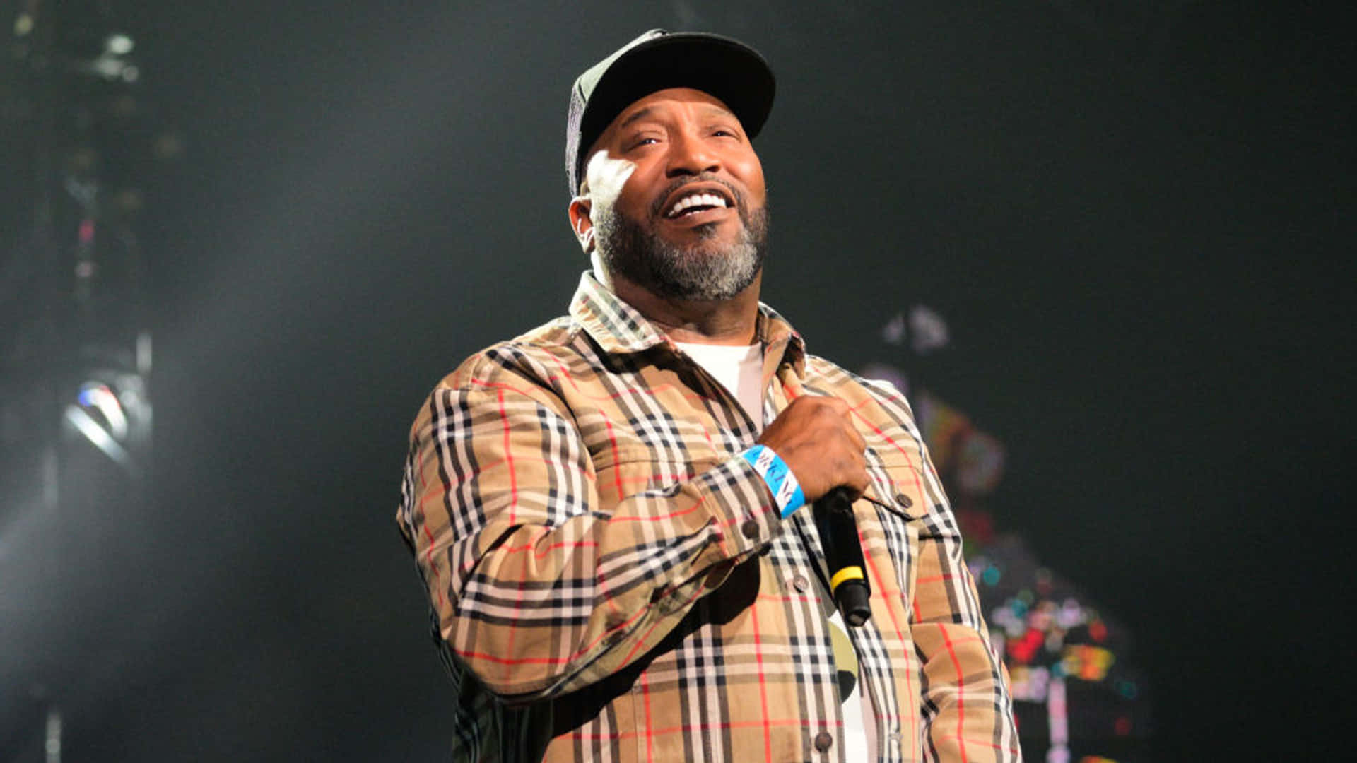 Bun B Optredend Op Het Podium Achtergrond