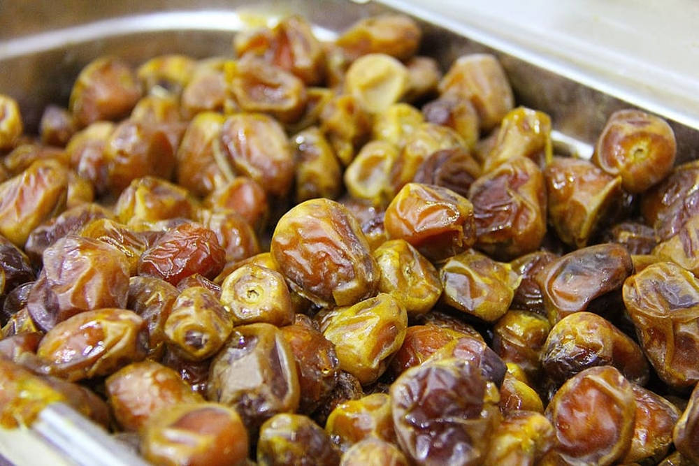 Bunch Of Dried Dates Wallpaper
