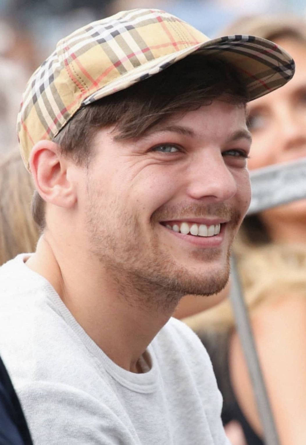 Burberry Hat On Louis Tomlinson