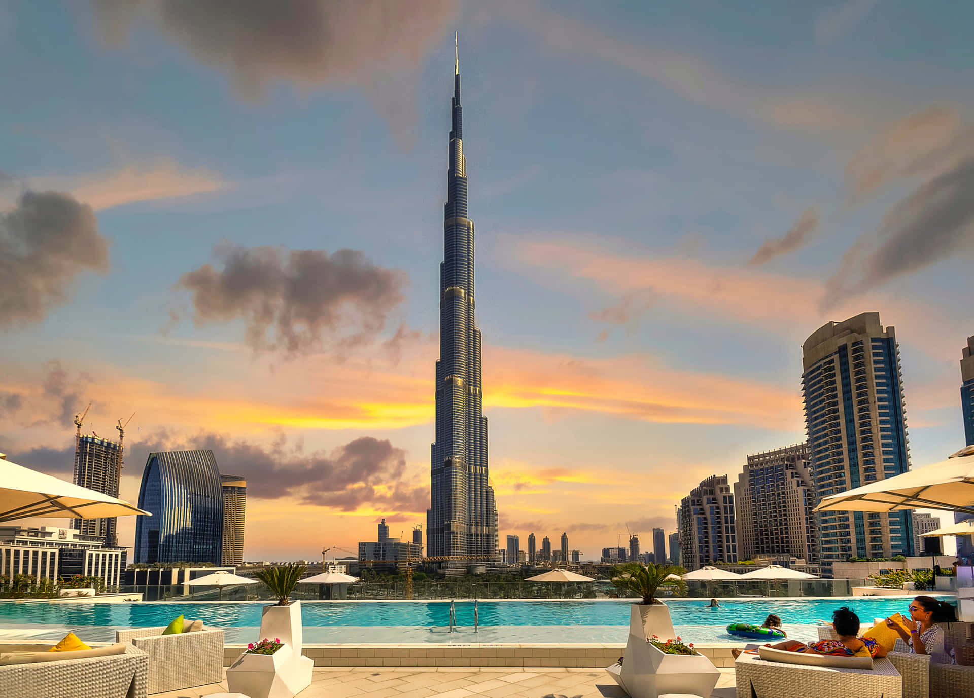 Stunning view of the iconic Burj Khalifa during a serene sunset