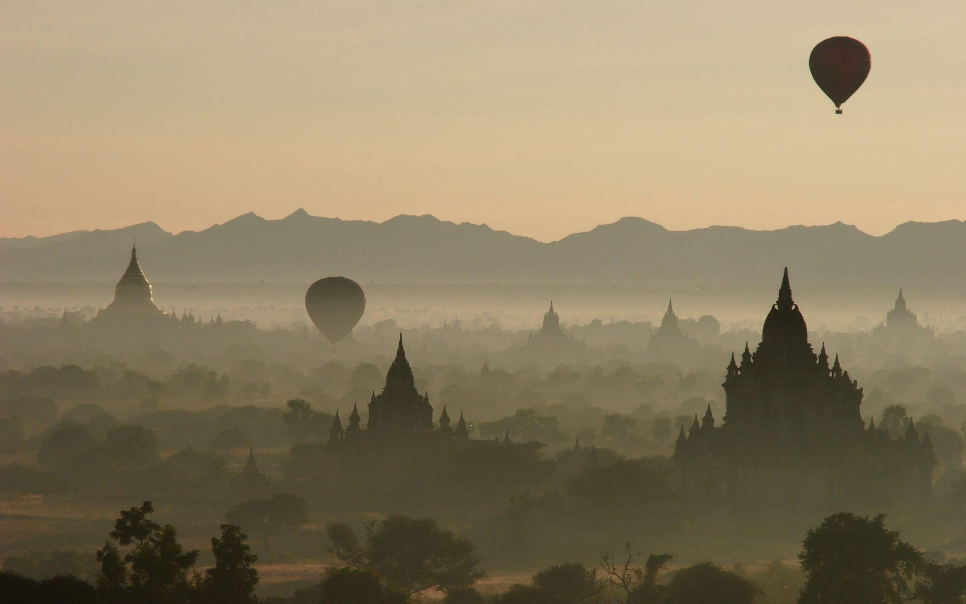 Burma Misty Silhuetter Wallpaper