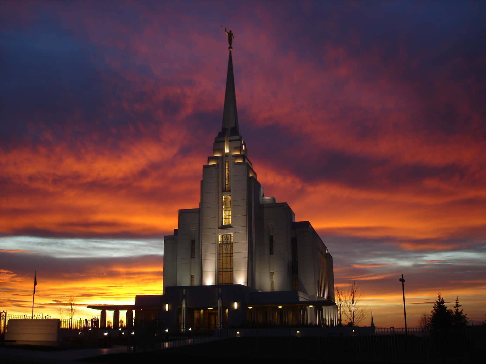 Burning Sunset At Rexburg Idaho Mormon Temple Wallpaper