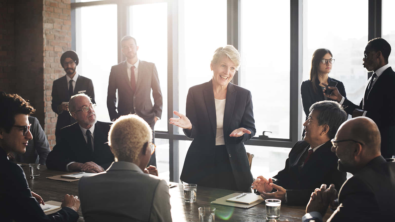 Discussion De Leadership En Réunion D'affaires Fond d'écran