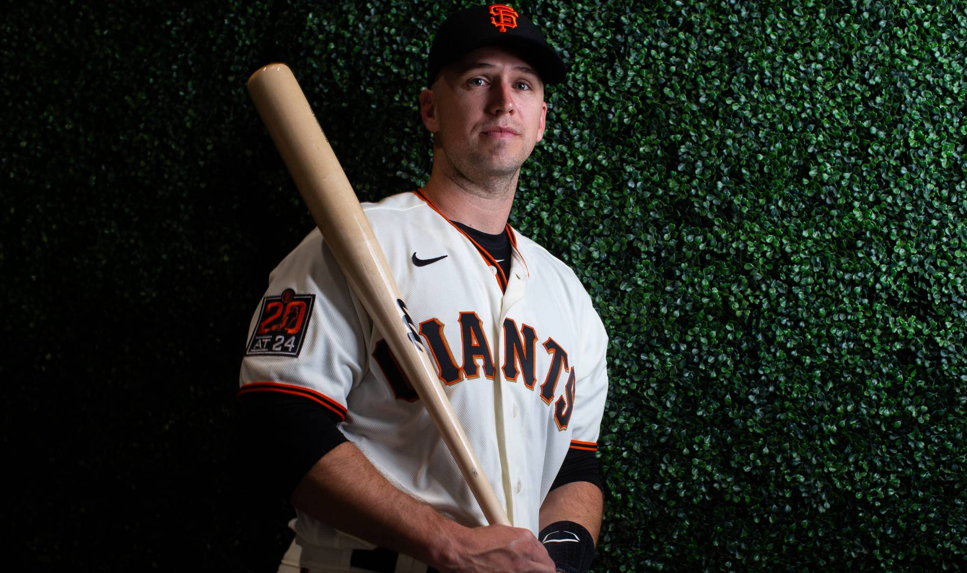 Buster Posey Plant Wall Wallpaper