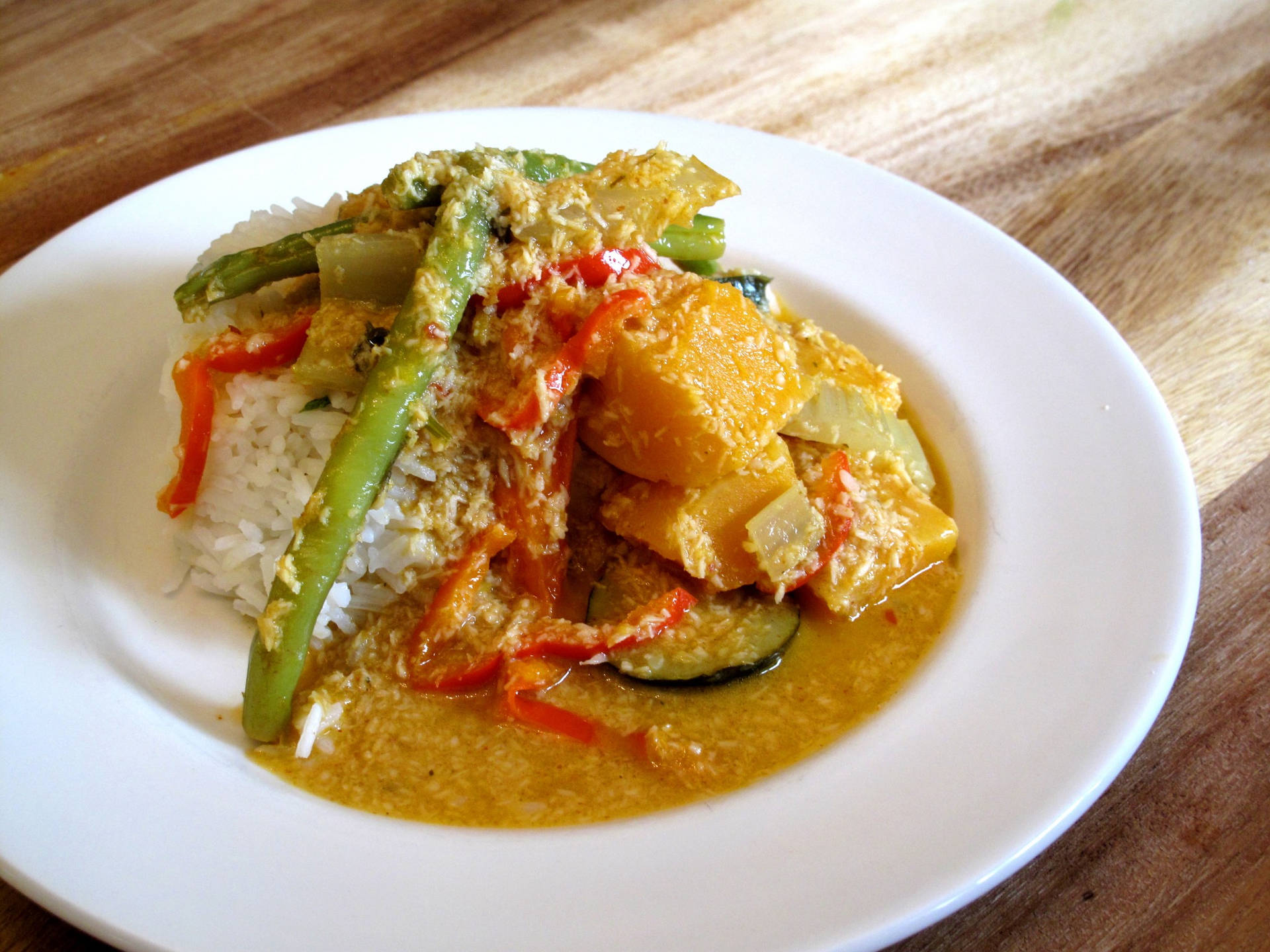 Butternut Squash Og Zucchini Rød Thailandsk Curry Wallpaper