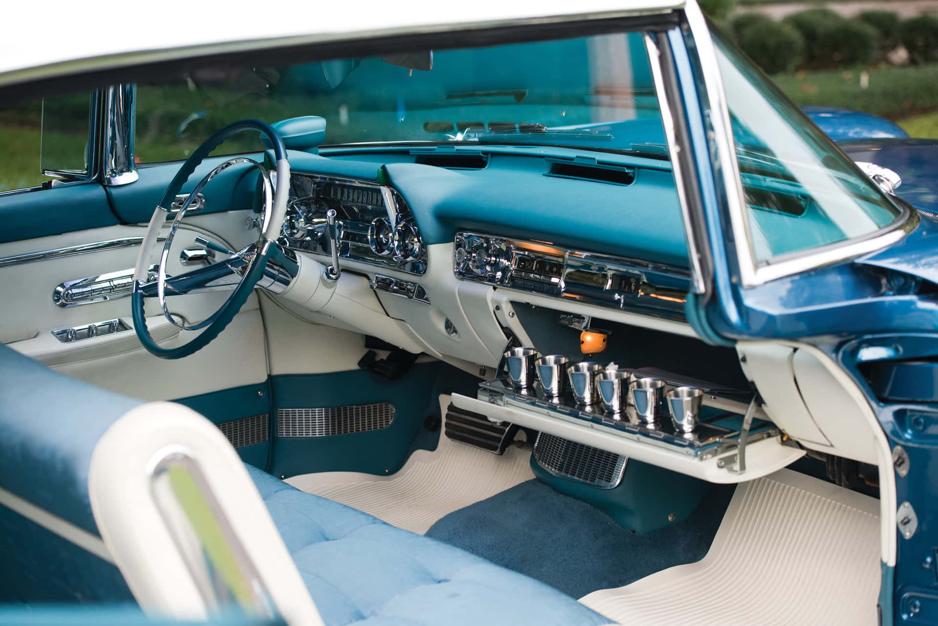 Stunning Cadillac Eldorado in classic elegance Wallpaper
