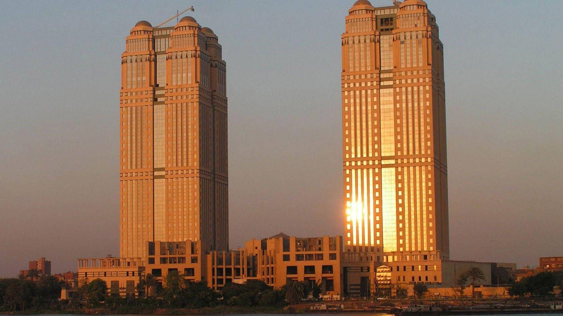 Caironile City Complex Towers: Kairo Nilcity-komplexets Byggnader Wallpaper