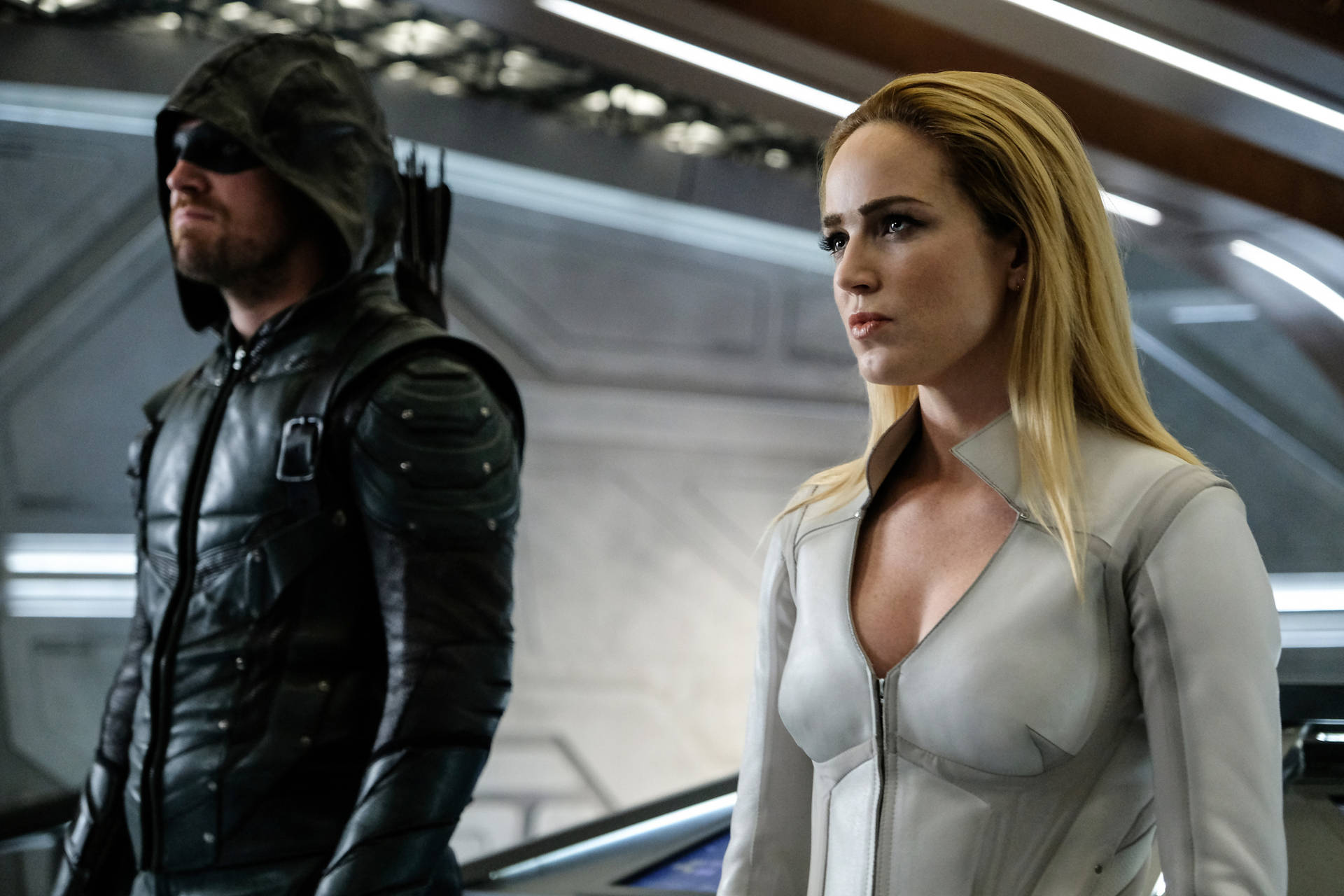 Caity Lotz And Oliver Queen Wallpaper
