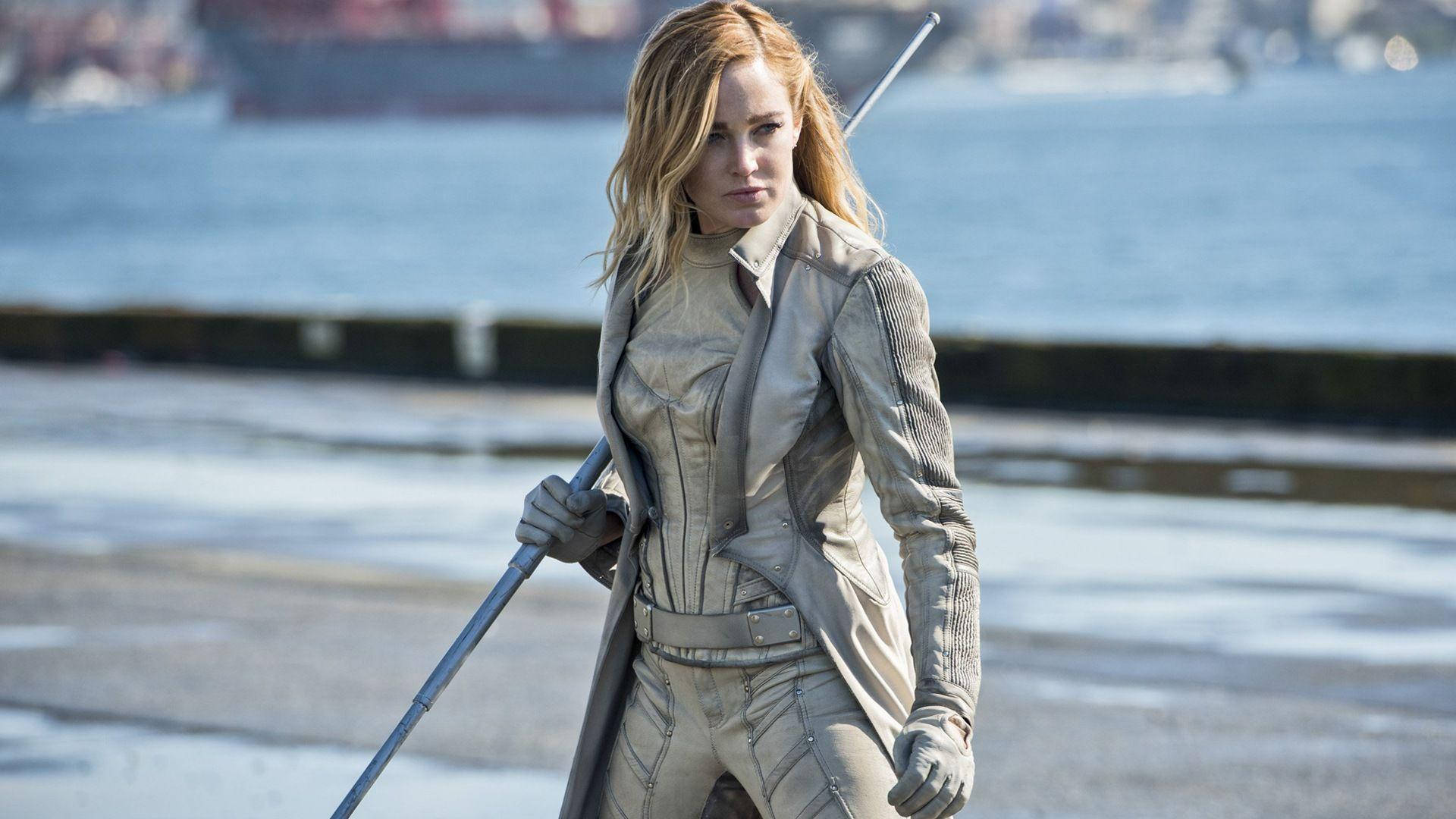 Caity Lotz As White Canary Wallpaper