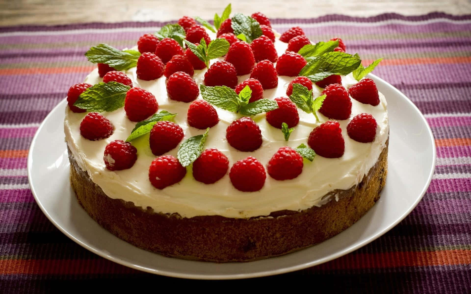 Deliciously vibrant cake that will satisfy any sweet tooth