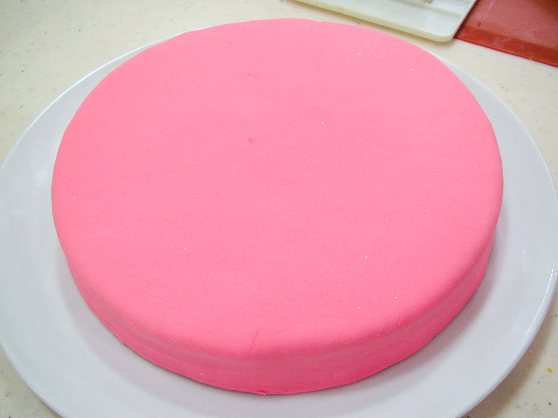 Pastelcubierto Deliciosamente Con Fondant Decorado. Fondo de pantalla