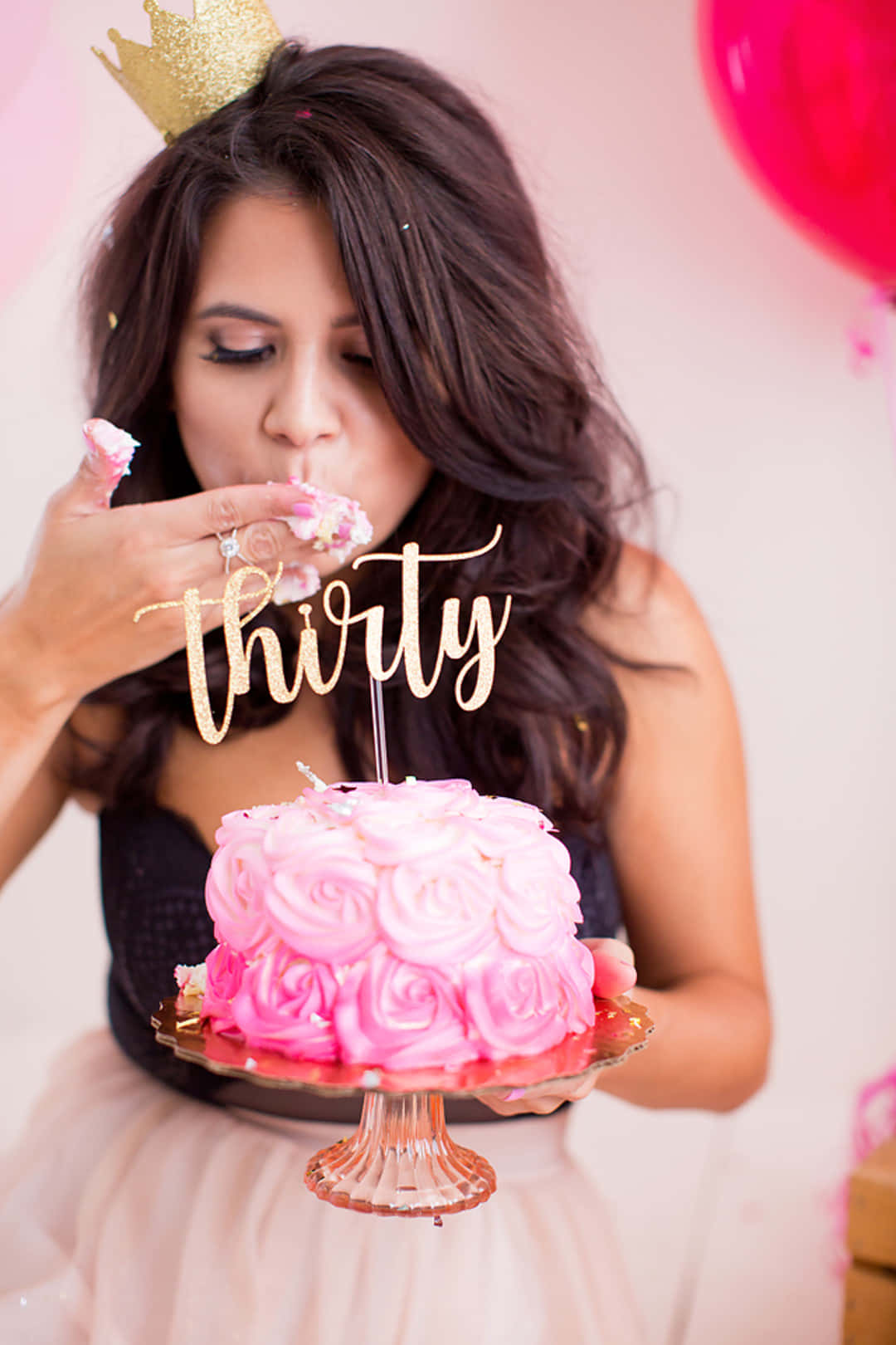 Woman Birthday Thirty Cake Smash Pictures
