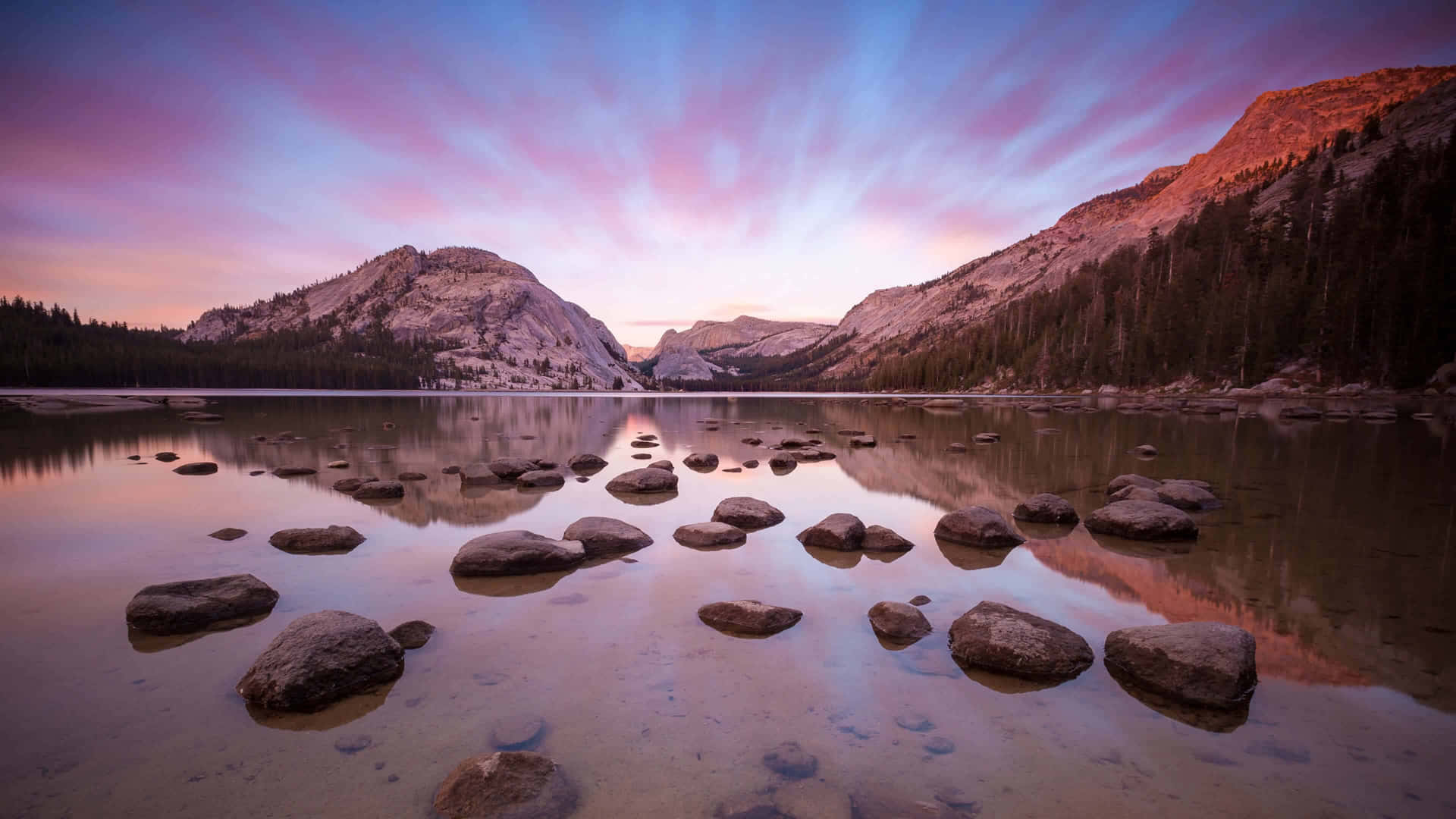 Discover All That California's Mountainous Landscape Offers Wallpaper