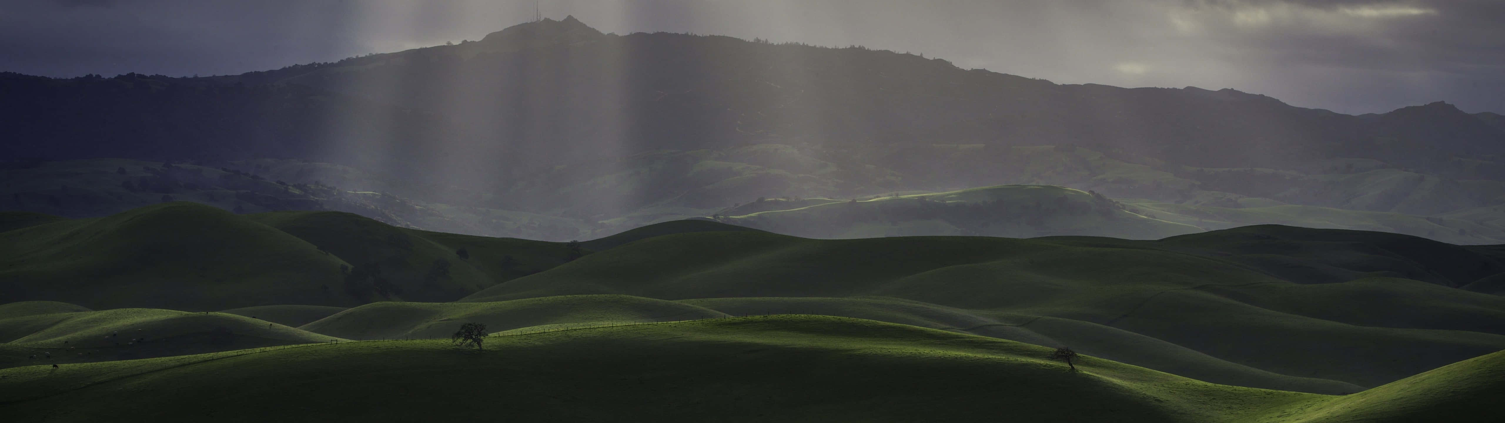 Soak in the beauty of California's Mountains Wallpaper