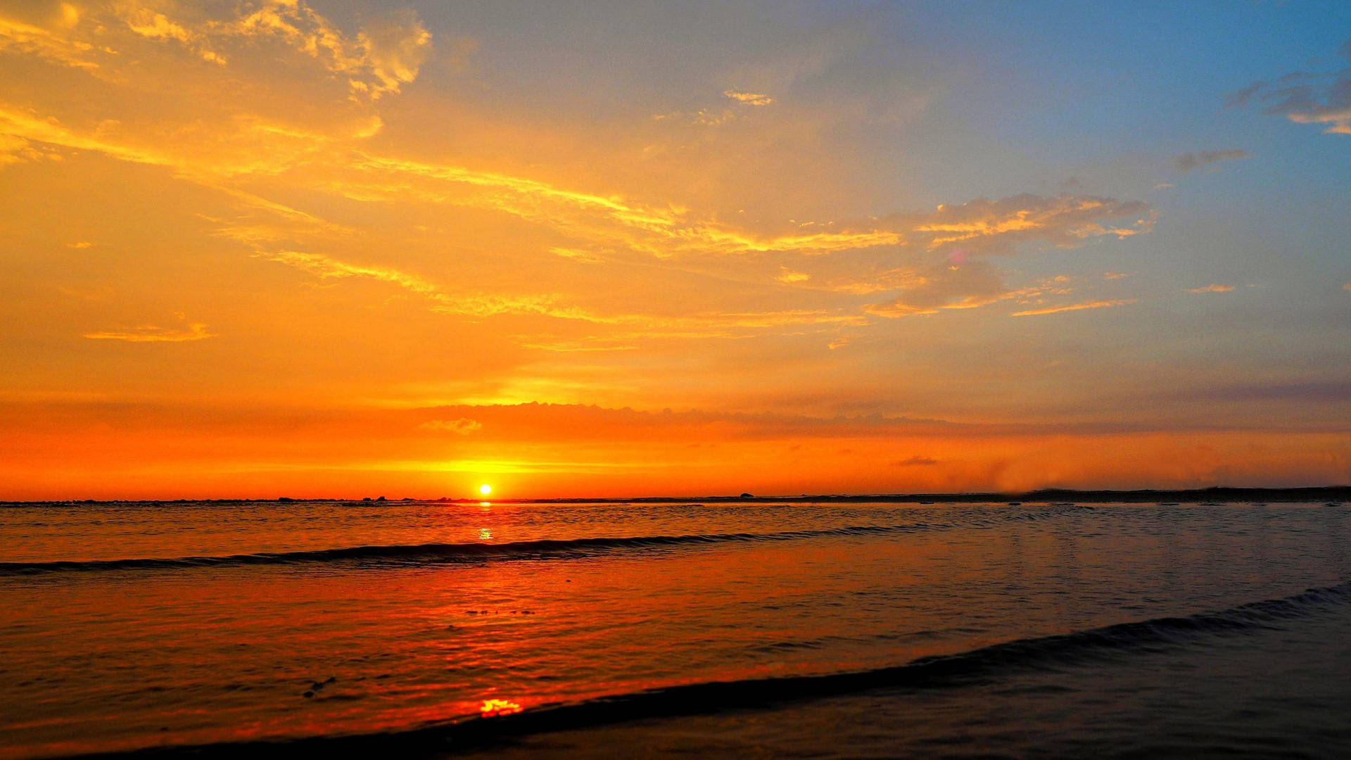 Calm Beach Sunset Desktop Wallpaper