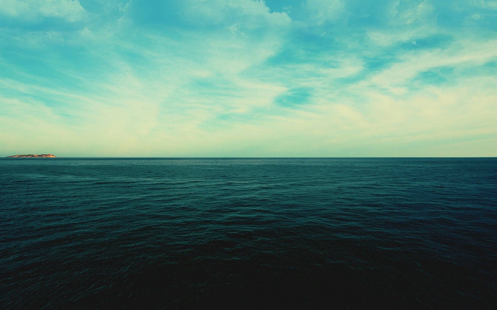 Calm Blue-Green Sea Background Wallpaper