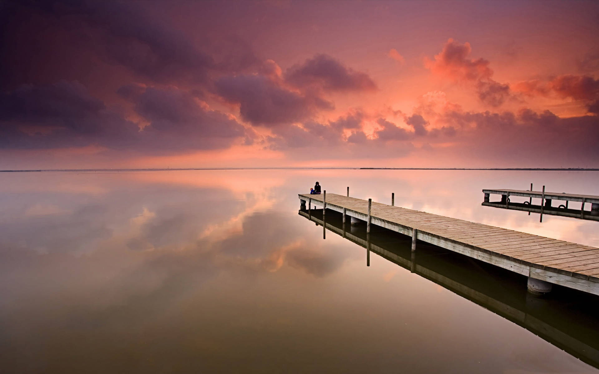 Calm Sea With Dock Hotmail Wallpaper