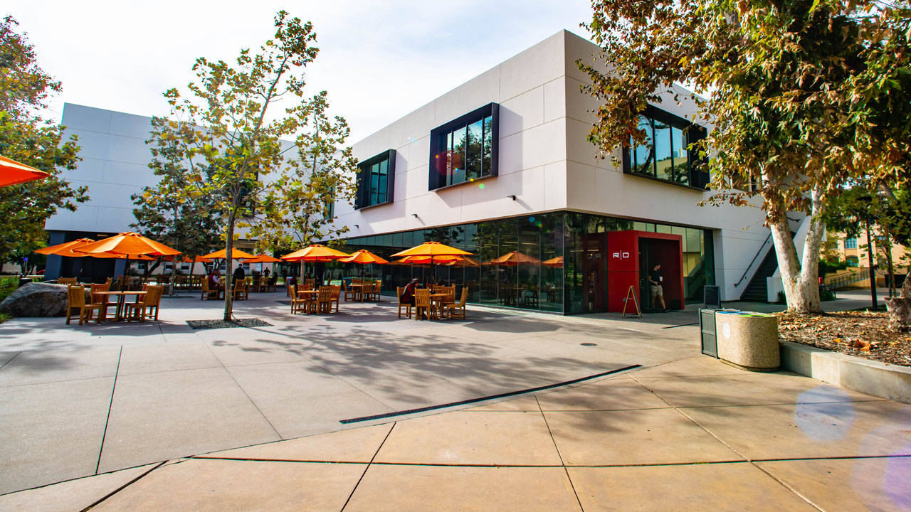 Caltech Hameetman Center With Outdoor Umbrellas Wallpaper