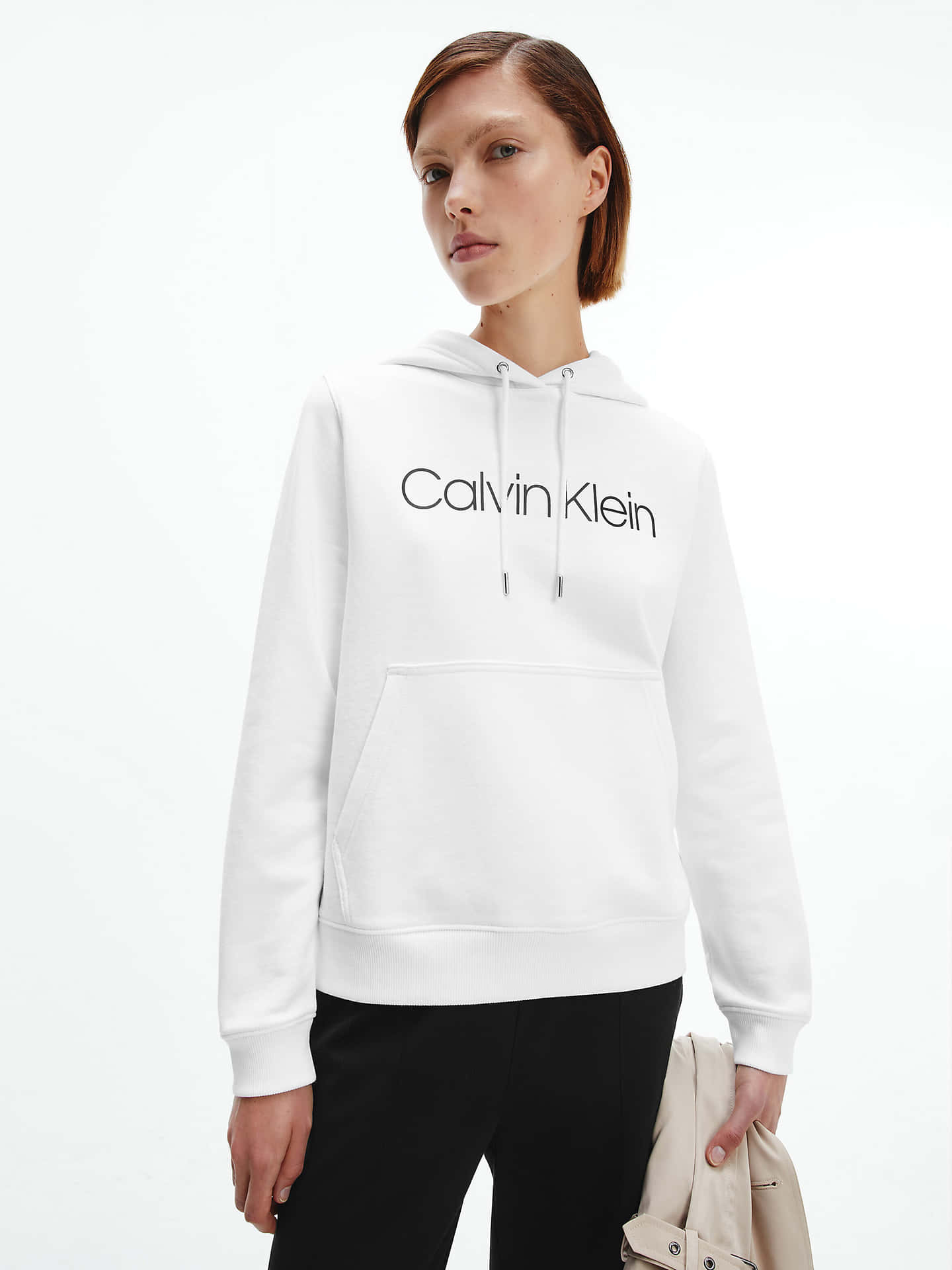 Utmärkdig Från Mängden I Nya Calvin Klein-modekläder.