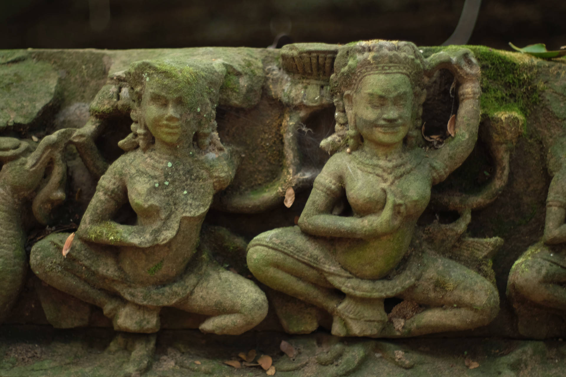 Cambodia Angkor Statue Wallpaper