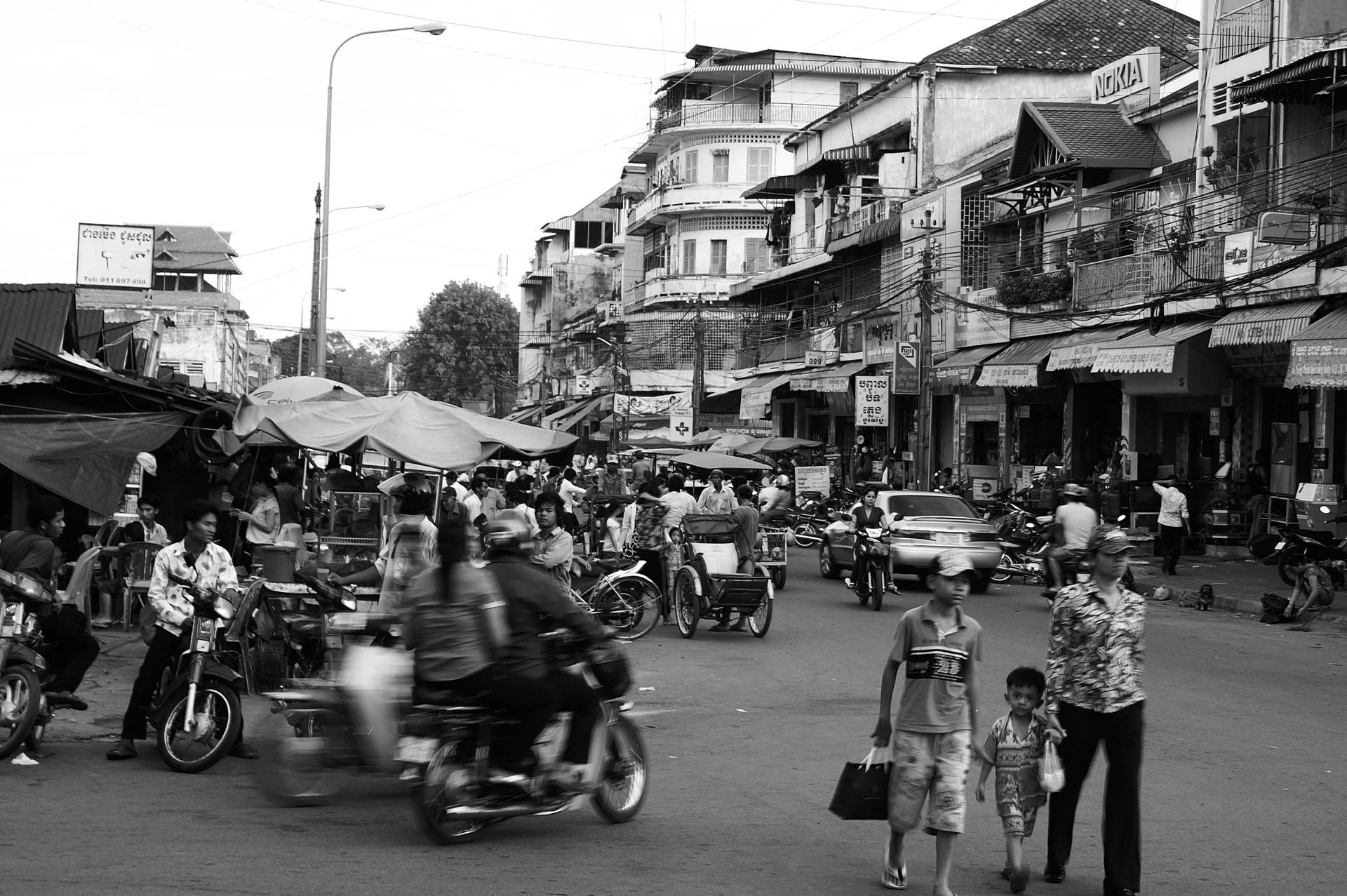 Cambodja Crowd Og Road Wallpaper